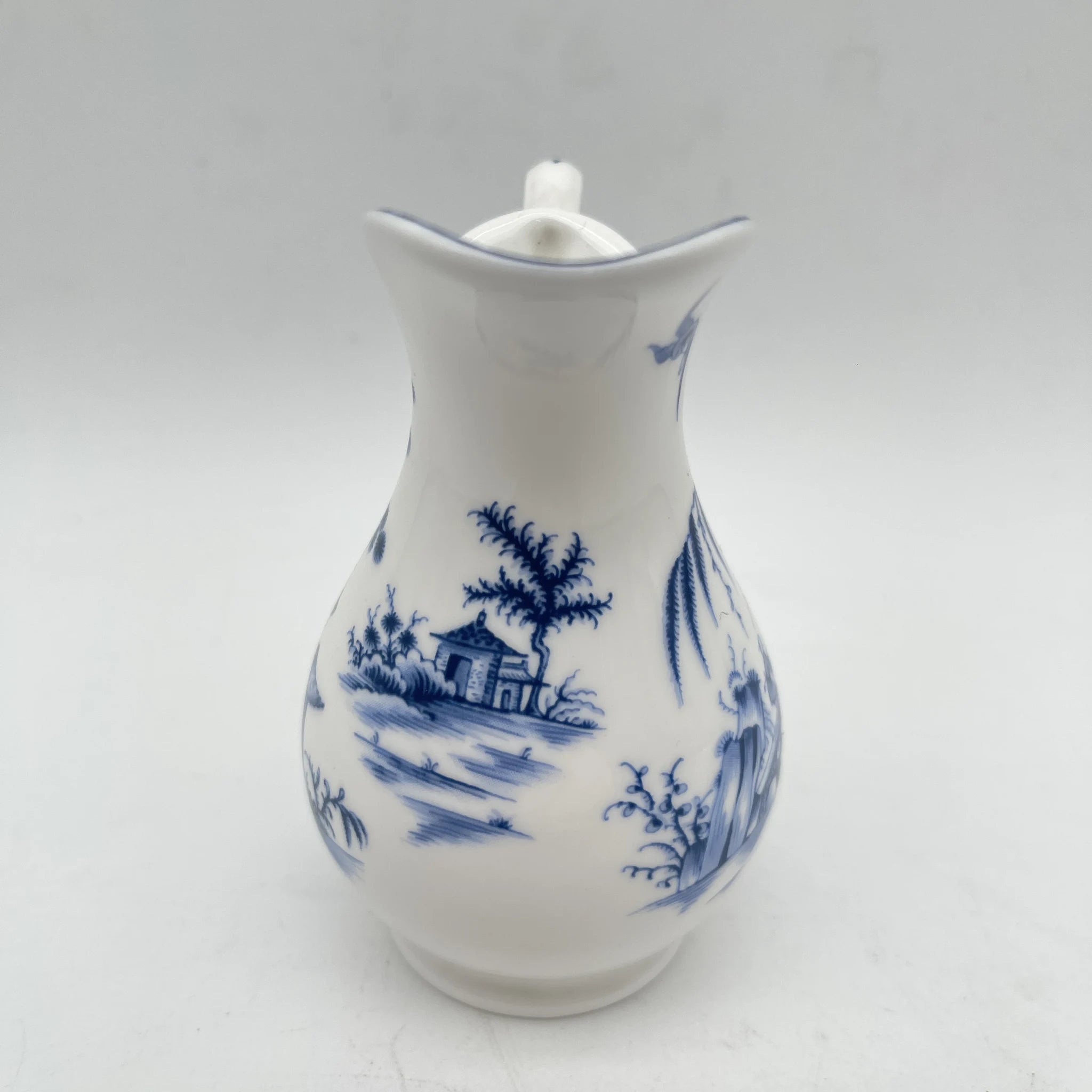 Royal Worcester /牛奶壶/ Historic Jug Collection / Chinese Ewer / 1970 - 1980年代左右 / Fine Bone China /英国/ 奶油，金彩装饰，黄金轮辋，鸟画，水果画，精致中国，收藏品，室内装饰，东方风格，山水画，中国青年/[复古]