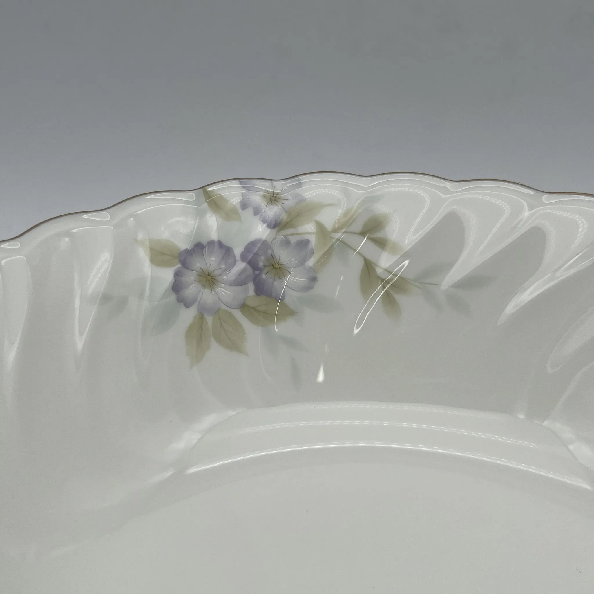 Noritake（ノリタケ） / ボウル / CHELSEA FLOWER（チェルシーフラワー） / 磁器 / 日本 / 金彩,スカラップエッジ,フラワーモチーフ / [リユース]