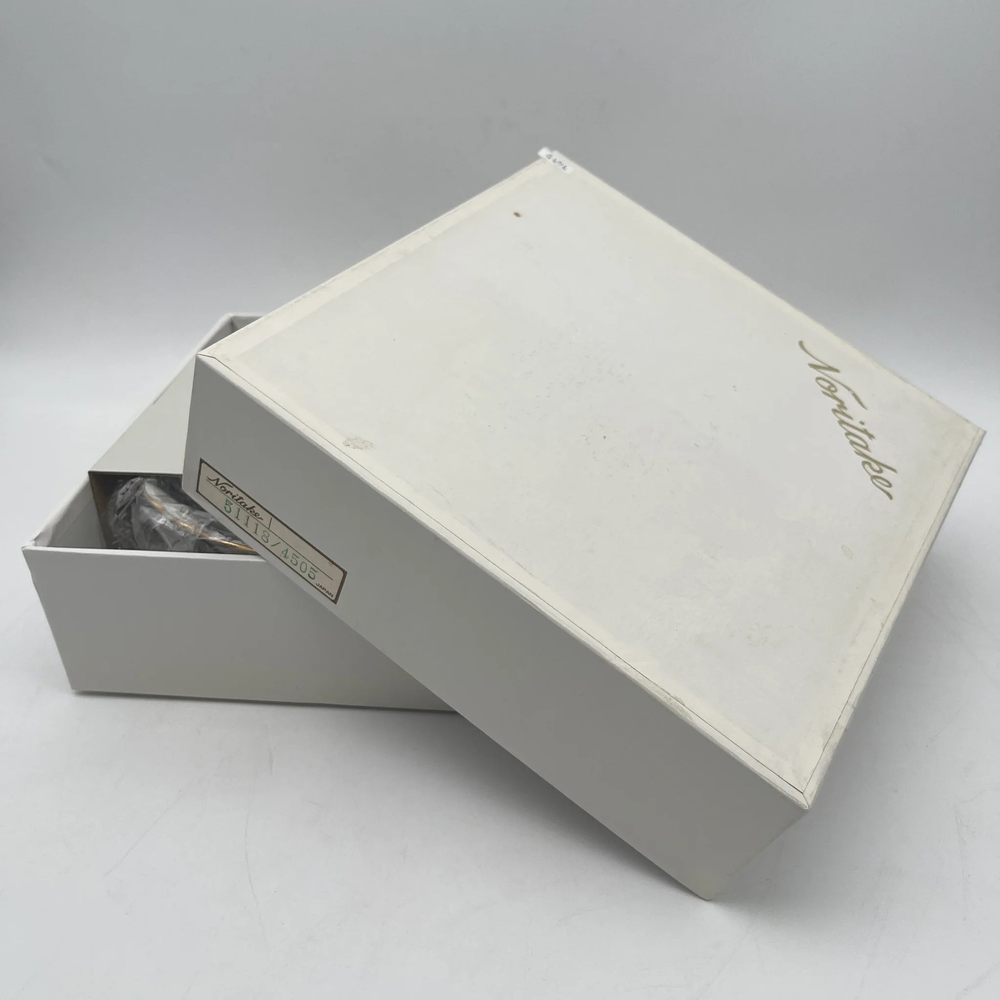 Noritake（ノリタケ） / ボウル / CHELSEA FLOWER（チェルシーフラワー） / 磁器 / 日本 / 金彩,スカラップエッジ,フラワーモチーフ / [リユース]