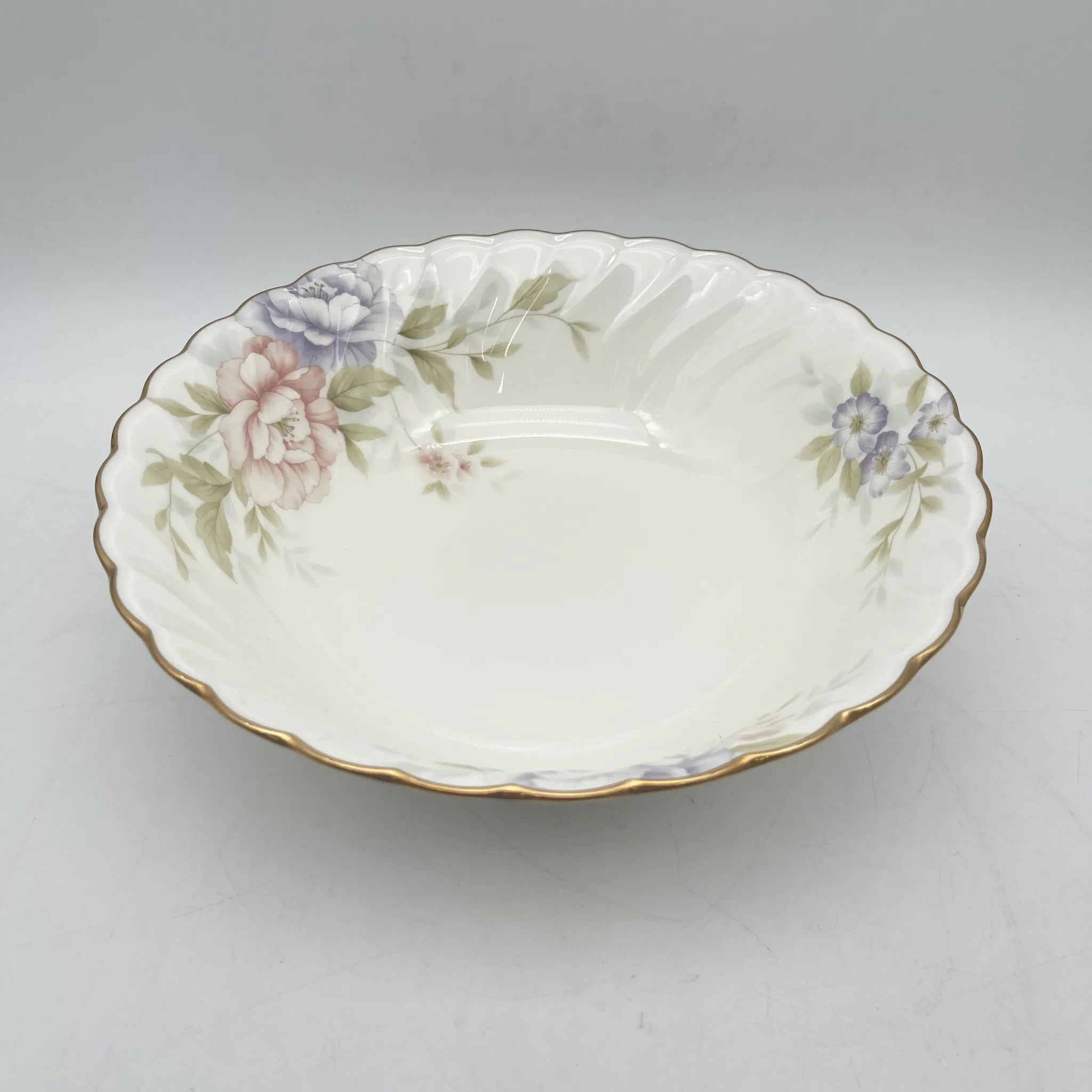 Noritake（ノリタケ） / ボウル / CHELSEA FLOWER（チェルシーフラワー） / 磁器 / 日本 / 金彩,スカラップエッジ,フラワーモチーフ / [リユース]