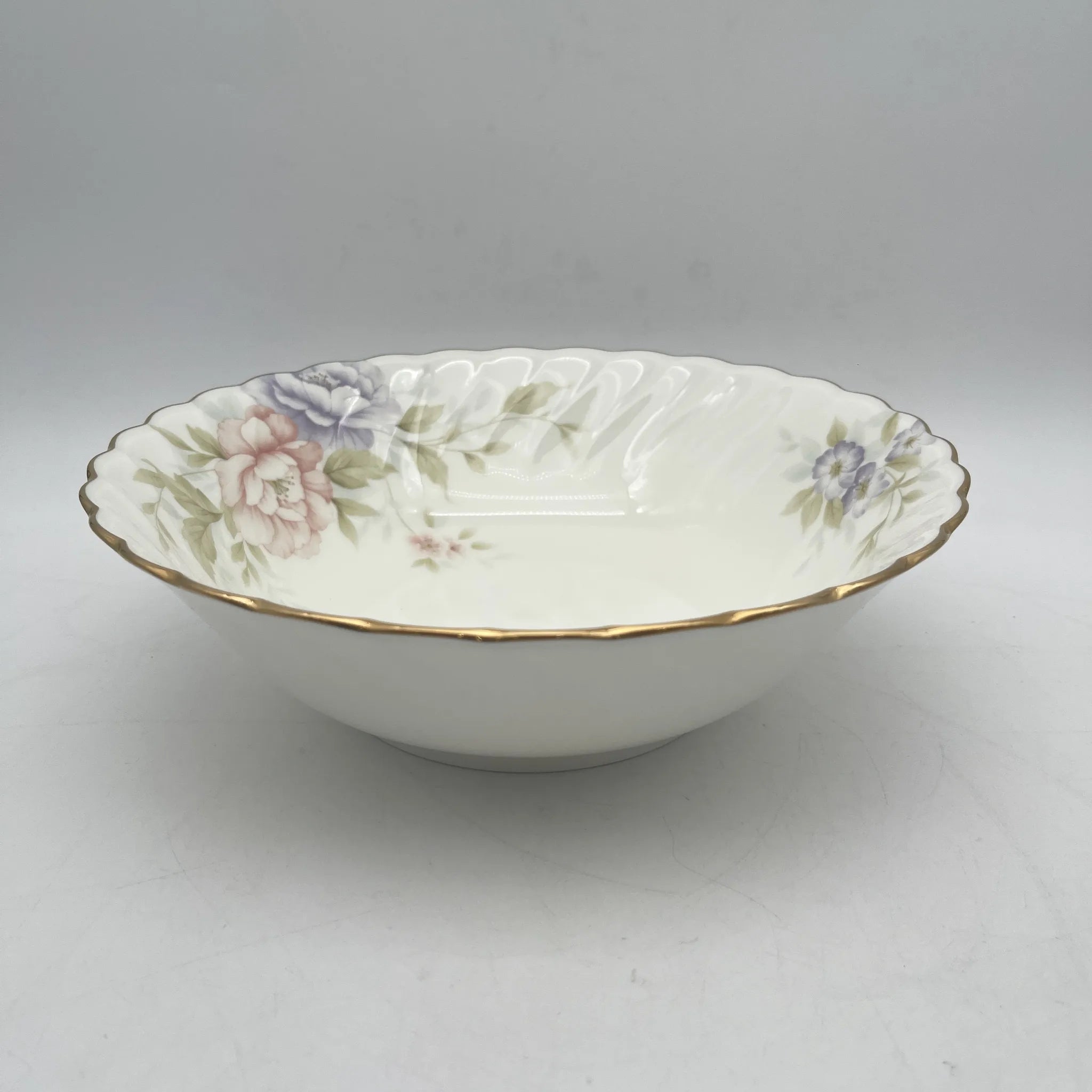 Noritake（ノリタケ） / ボウル / CHELSEA FLOWER（チェルシーフラワー） / 磁器 / 日本 / 金彩,スカラップエッジ,フラワーモチーフ / [リユース]