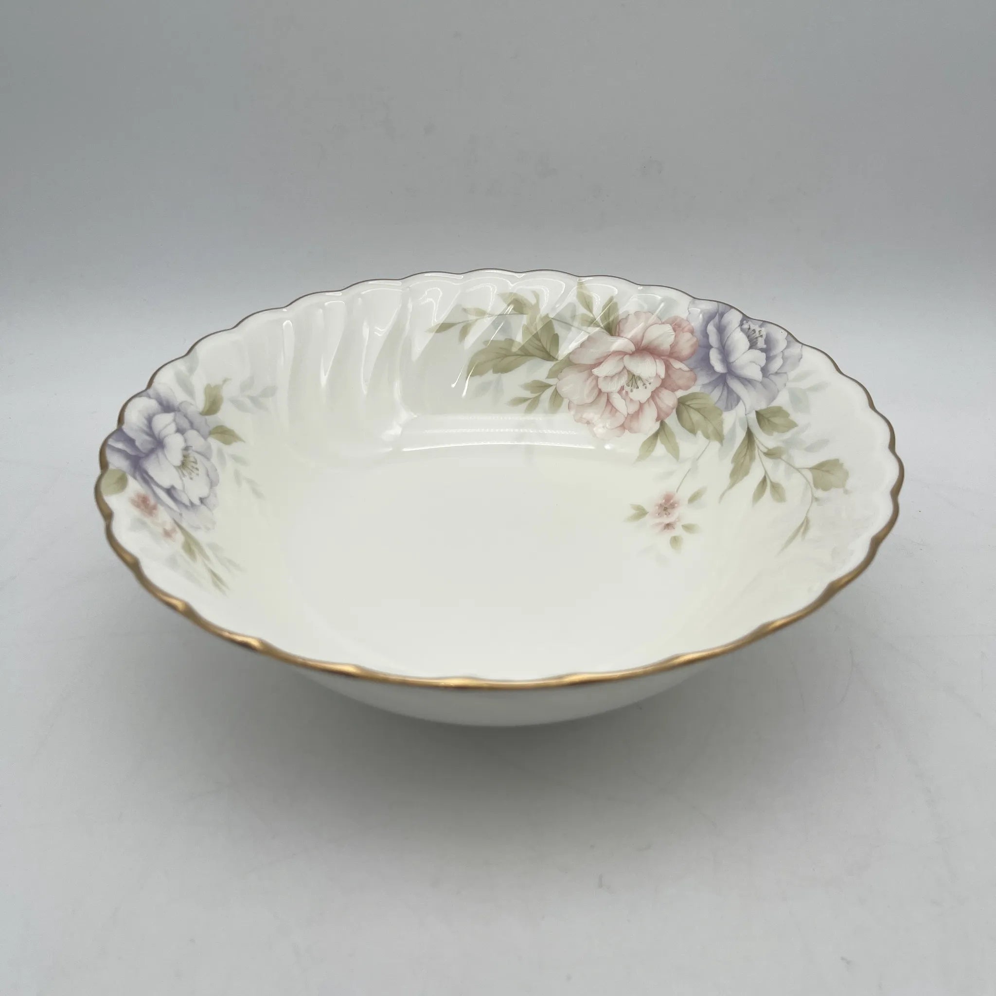 Noritake（ノリタケ） / ボウル / CHELSEA FLOWER（チェルシーフラワー） / 磁器 / 日本 / 金彩,スカラップエッジ,フラワーモチーフ / [リユース]