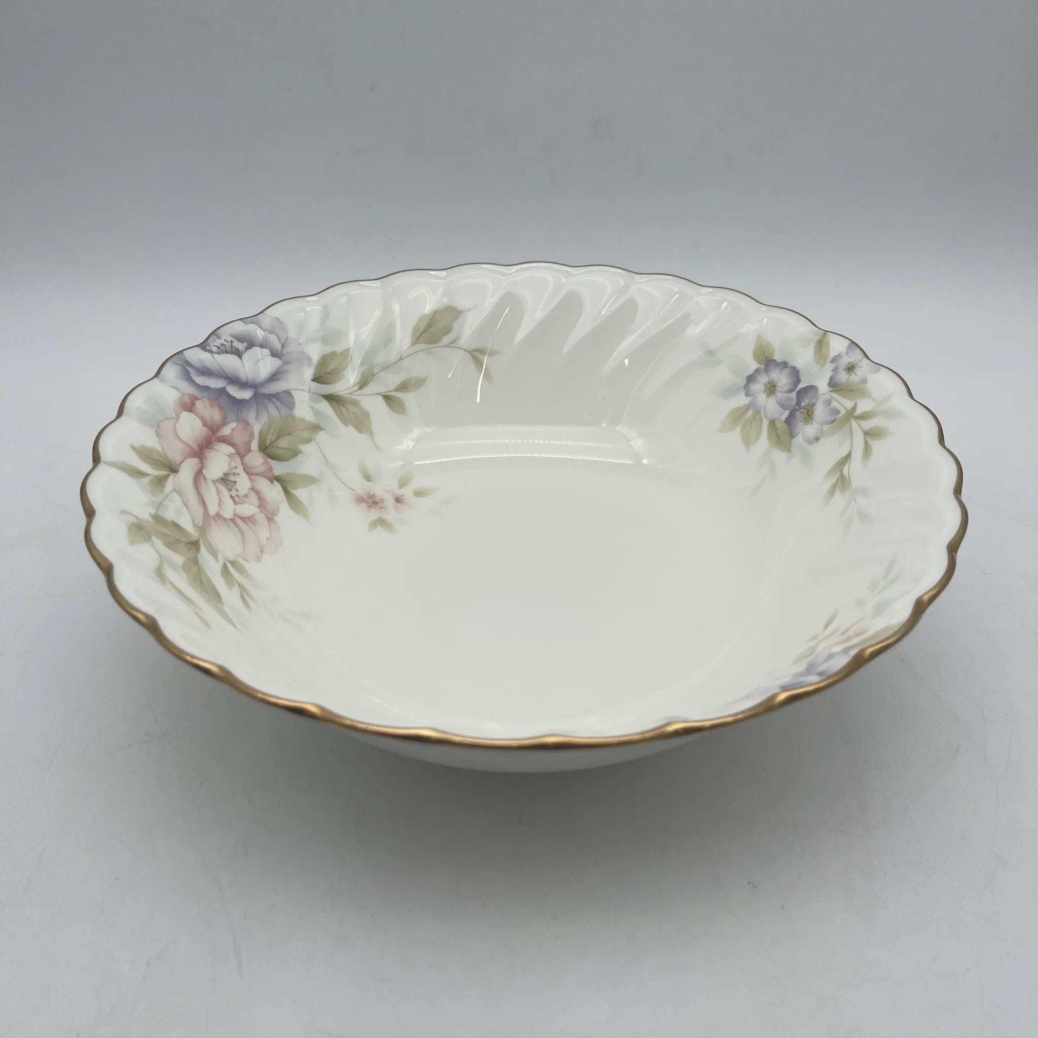 Noritake（ノリタケ） / ボウル / CHELSEA FLOWER（チェルシーフラワー） / 磁器 / 日本 / 金彩,スカラップエッジ,フラワーモチーフ / [リユース]