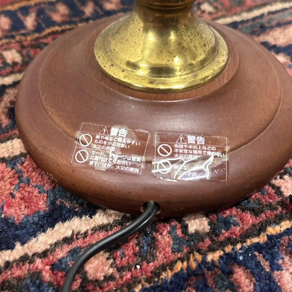 木岛/台灯（桌面灯）/ 1990年代/乳白色蛋白石玻璃（牛奶玻璃）、天然木、黄铜（铜管）/日本/ 荷叶边玻璃，原木底座，拨动开关，昭和复古古董风格。室内杂货，显示/[复古]
