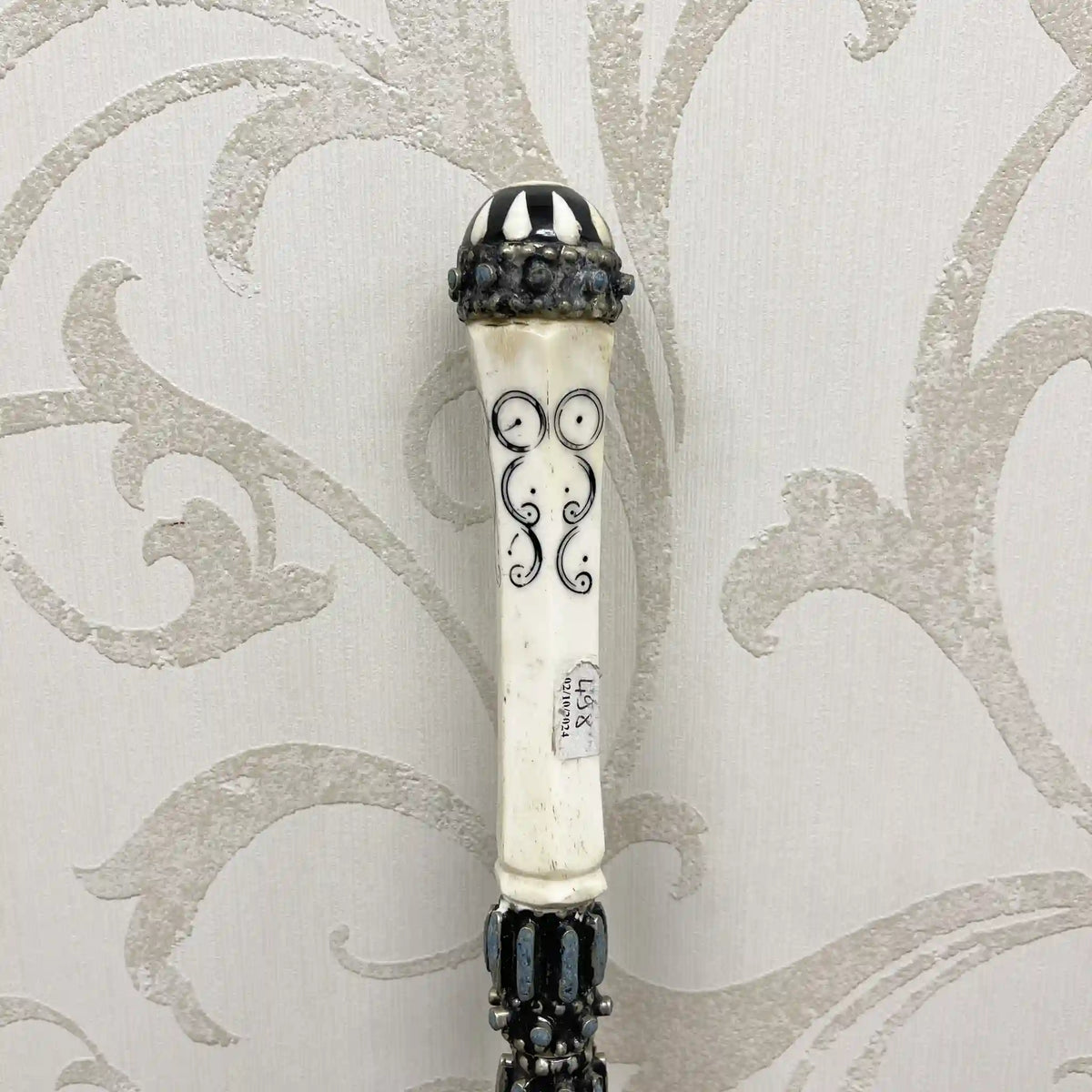 Cane / Victorian style hand-carved scroll and twisted decoration white walking cane / late 19th century to mid-20th century / natural materials / handcraft, patina, estate piece, arts and crafts / [Antique]