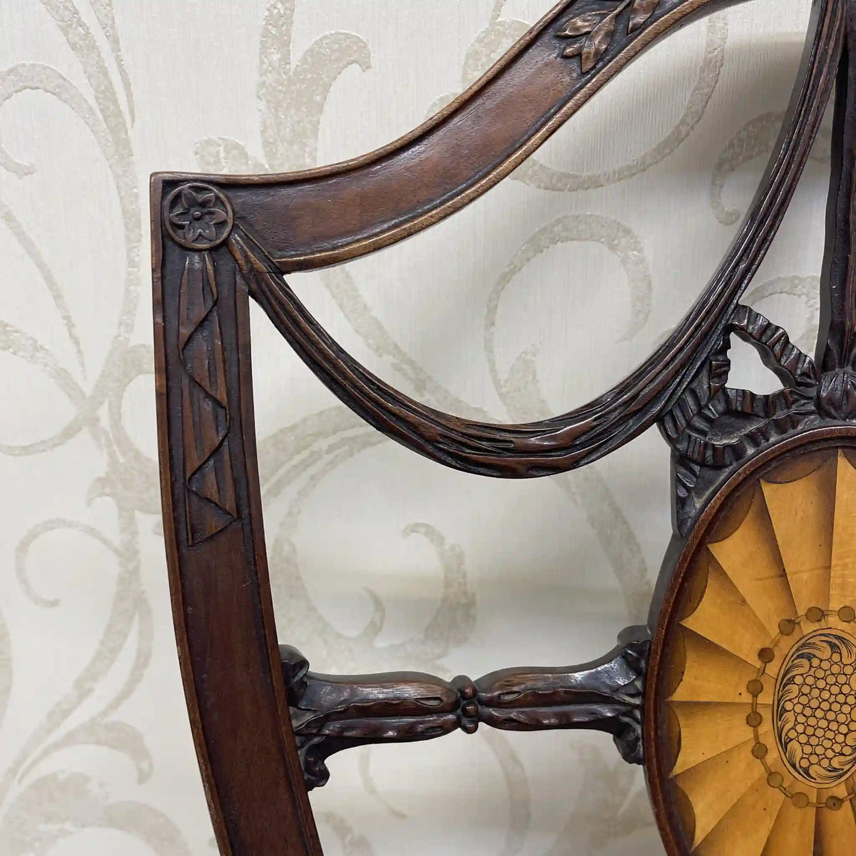 Dining chair (salon chair) / Hepplewhite style / 1990-2000s / England / British furniture, vintage chair, acanthus / [Vintage]