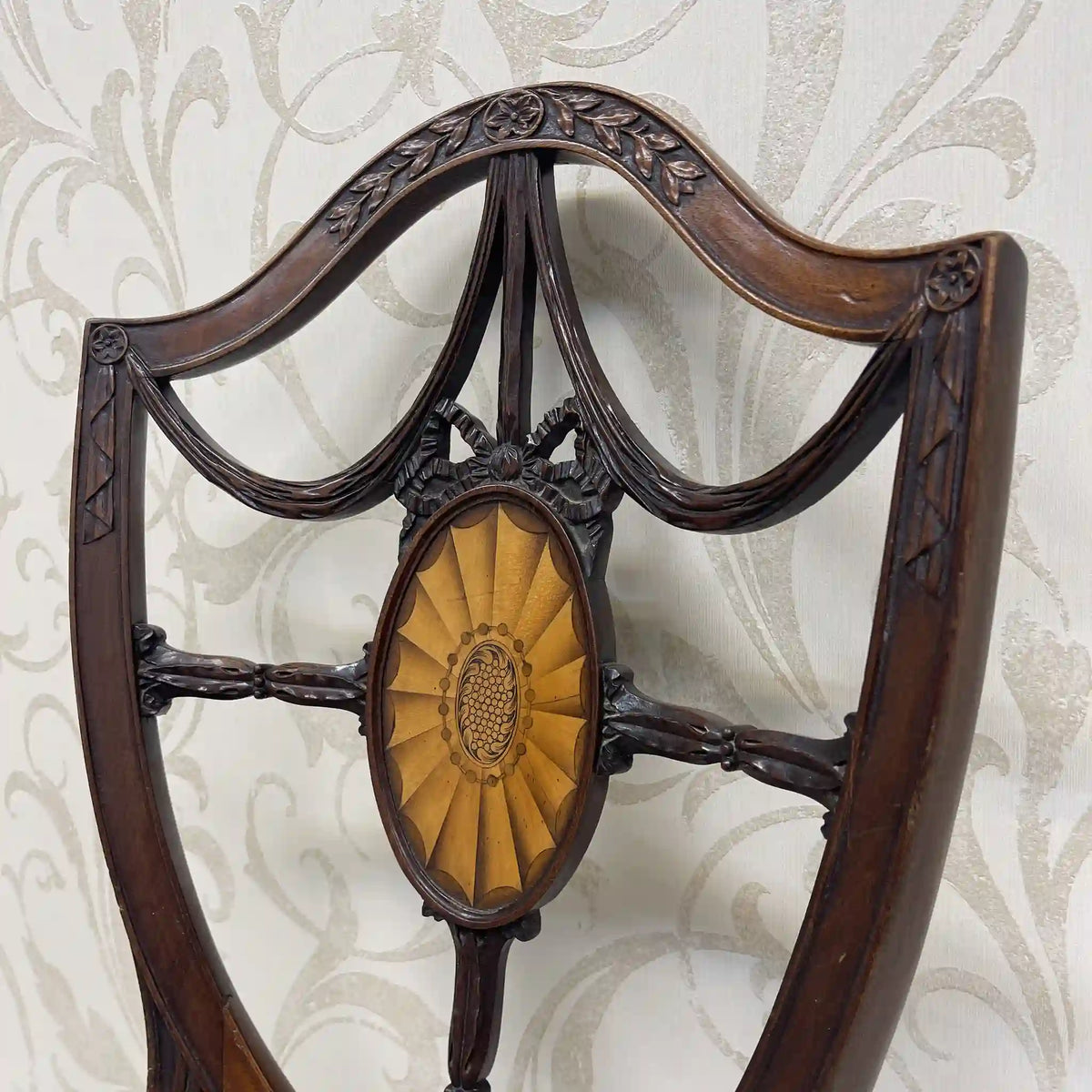 Dining chair (salon chair) / Hepplewhite style / 1990-2000s / England / British furniture, vintage chair, acanthus / [Vintage]
