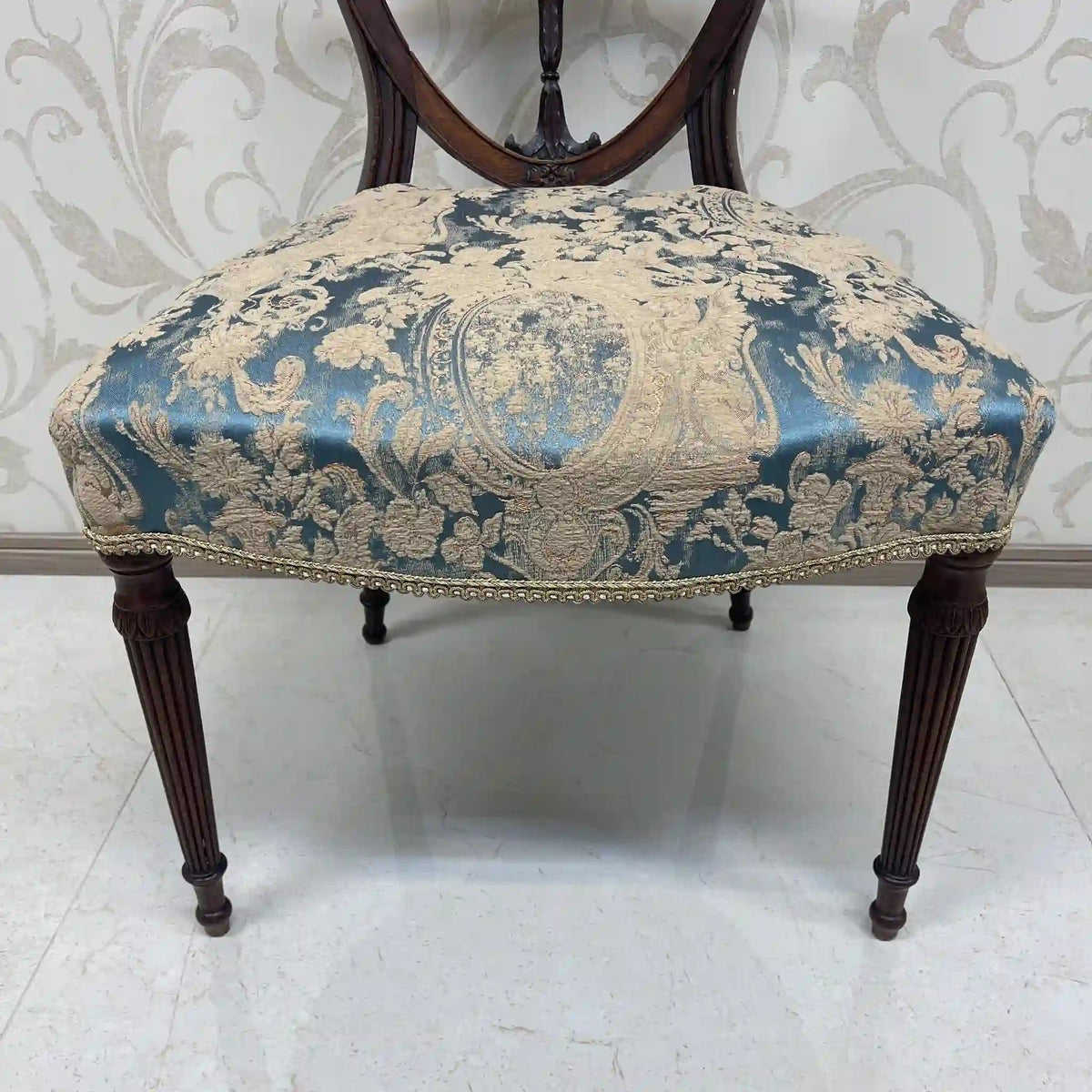 Dining chair (salon chair) / Hepplewhite style / 1990-2000s / England / British furniture, vintage chair, acanthus / [Vintage]