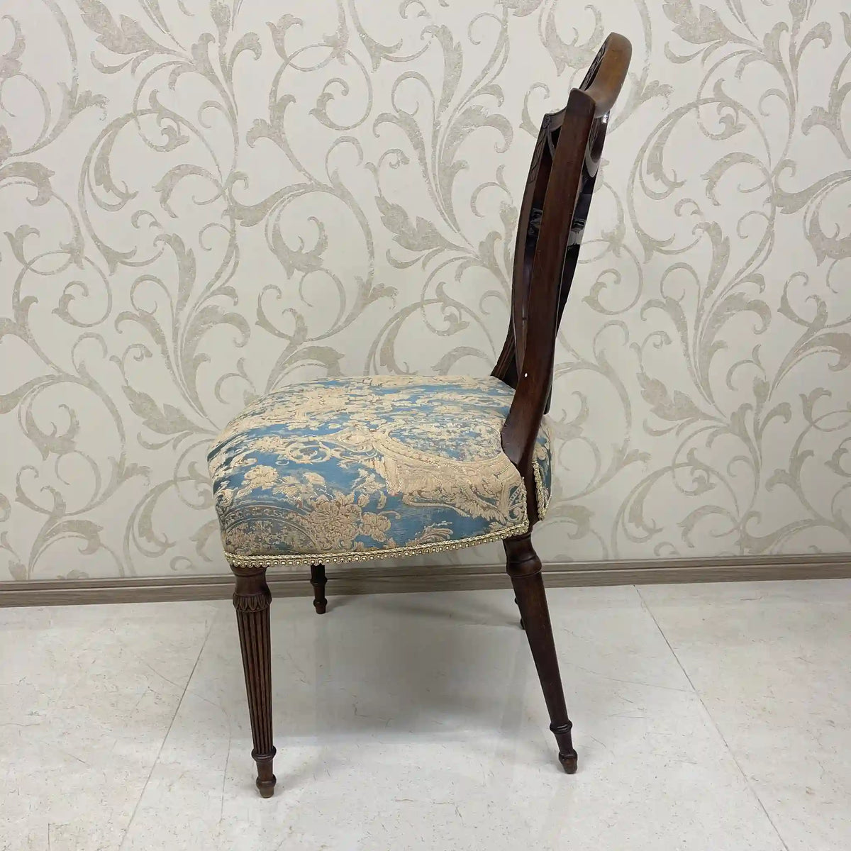 Dining chair (salon chair) / Hepplewhite style / 1990-2000s / England / British furniture, vintage chair, acanthus / [Vintage]