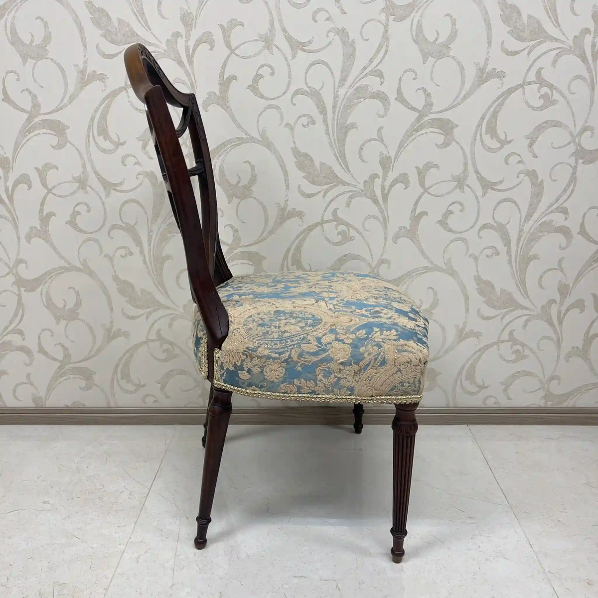 Dining chair (salon chair) / Hepplewhite style / 1990-2000s / England / British furniture, vintage chair, acanthus / [Vintage]