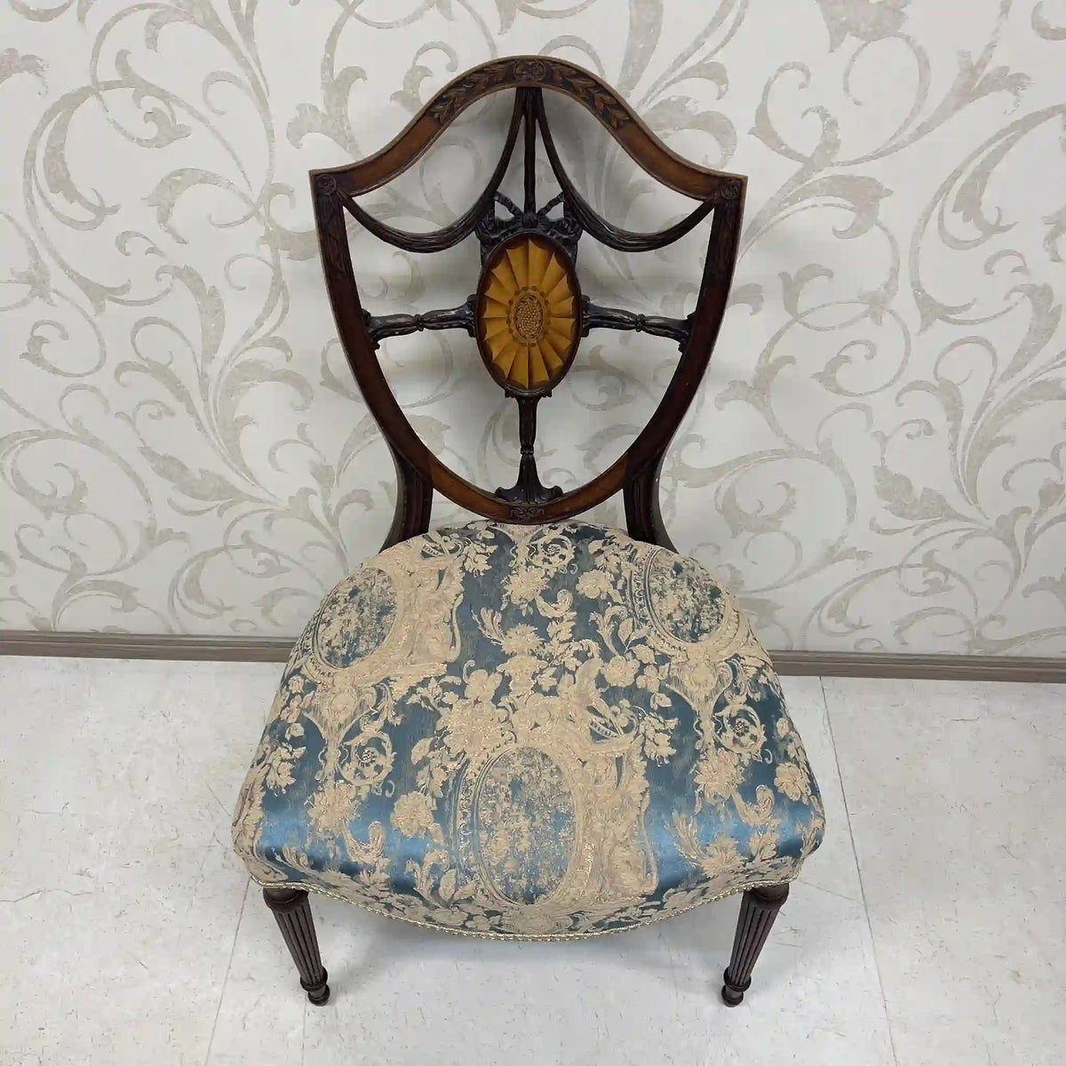 Dining chair (salon chair) / Hepplewhite style / 1990-2000s / England / British furniture, vintage chair, acanthus / [Vintage]