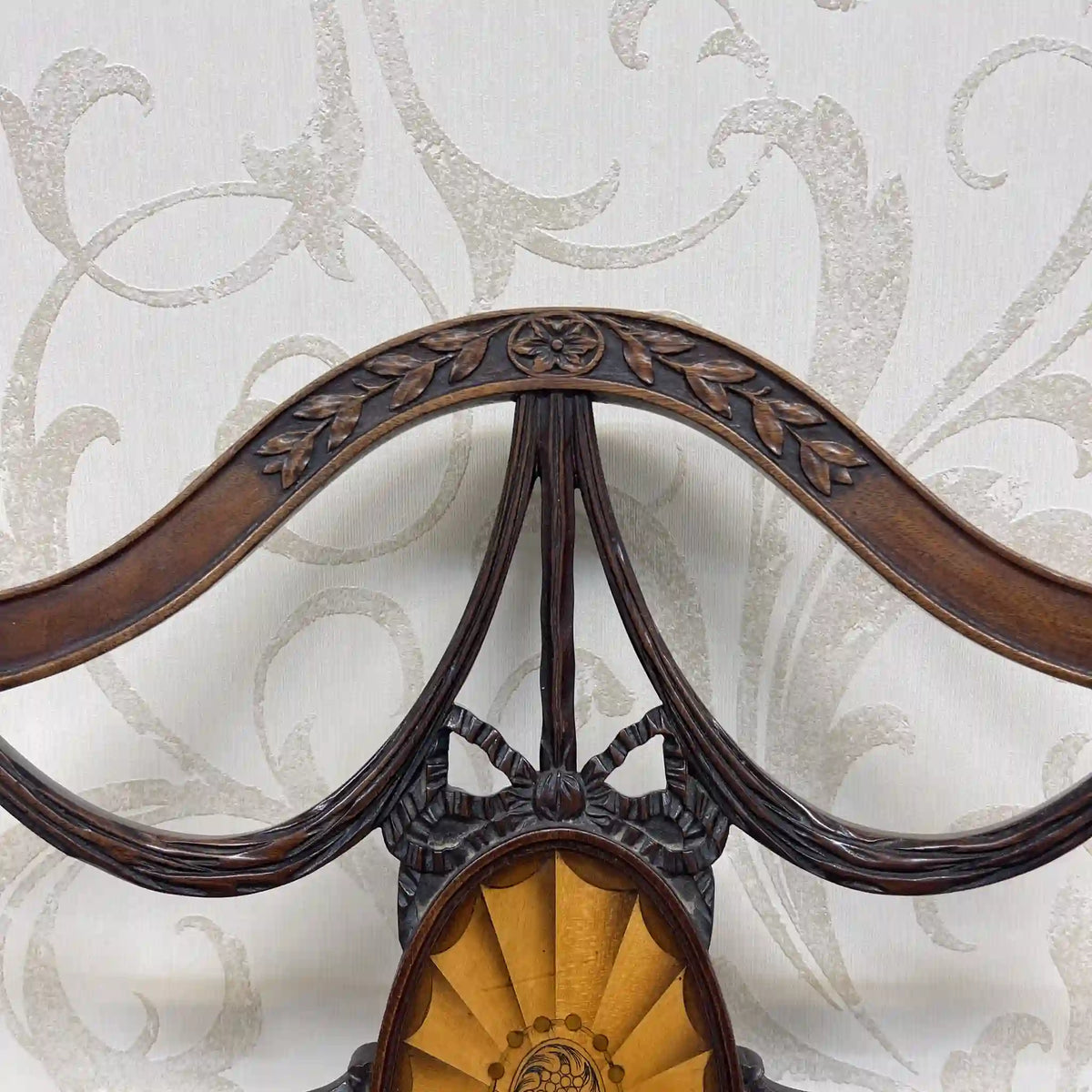 Dining chair (salon chair) / Hepplewhite style / 1990-2000s / England / British furniture, vintage chair, acanthus / [Vintage]