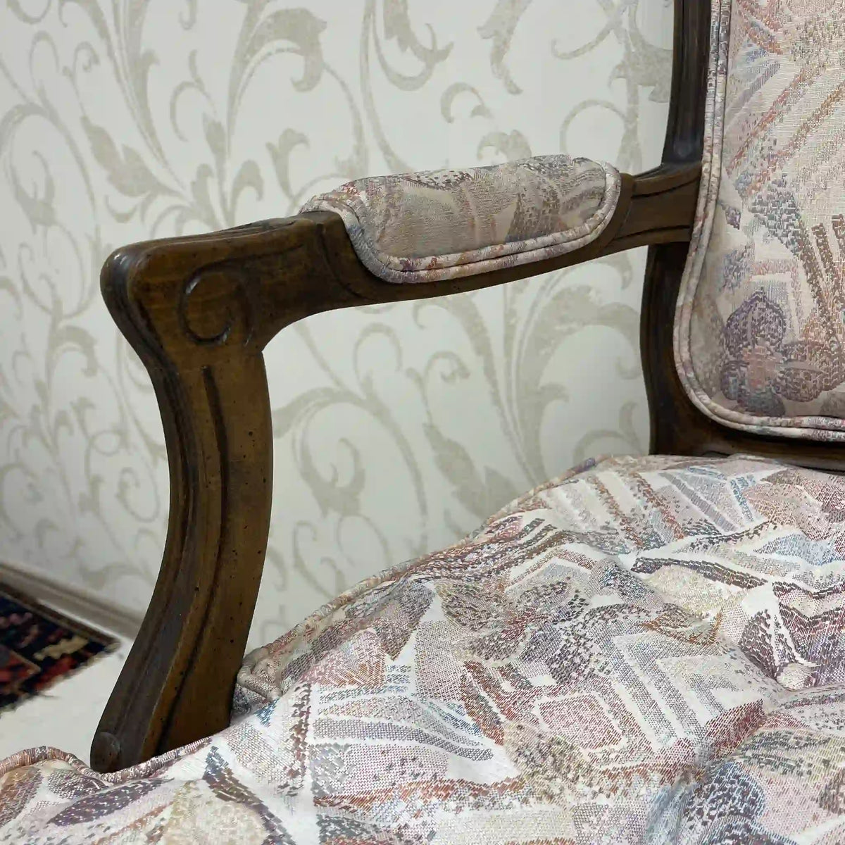 Dining chair (armchair) / late 20c / fabric / cat legs, cabriole legs, rococo style, antique style, one-seater sofa / [Vintage]