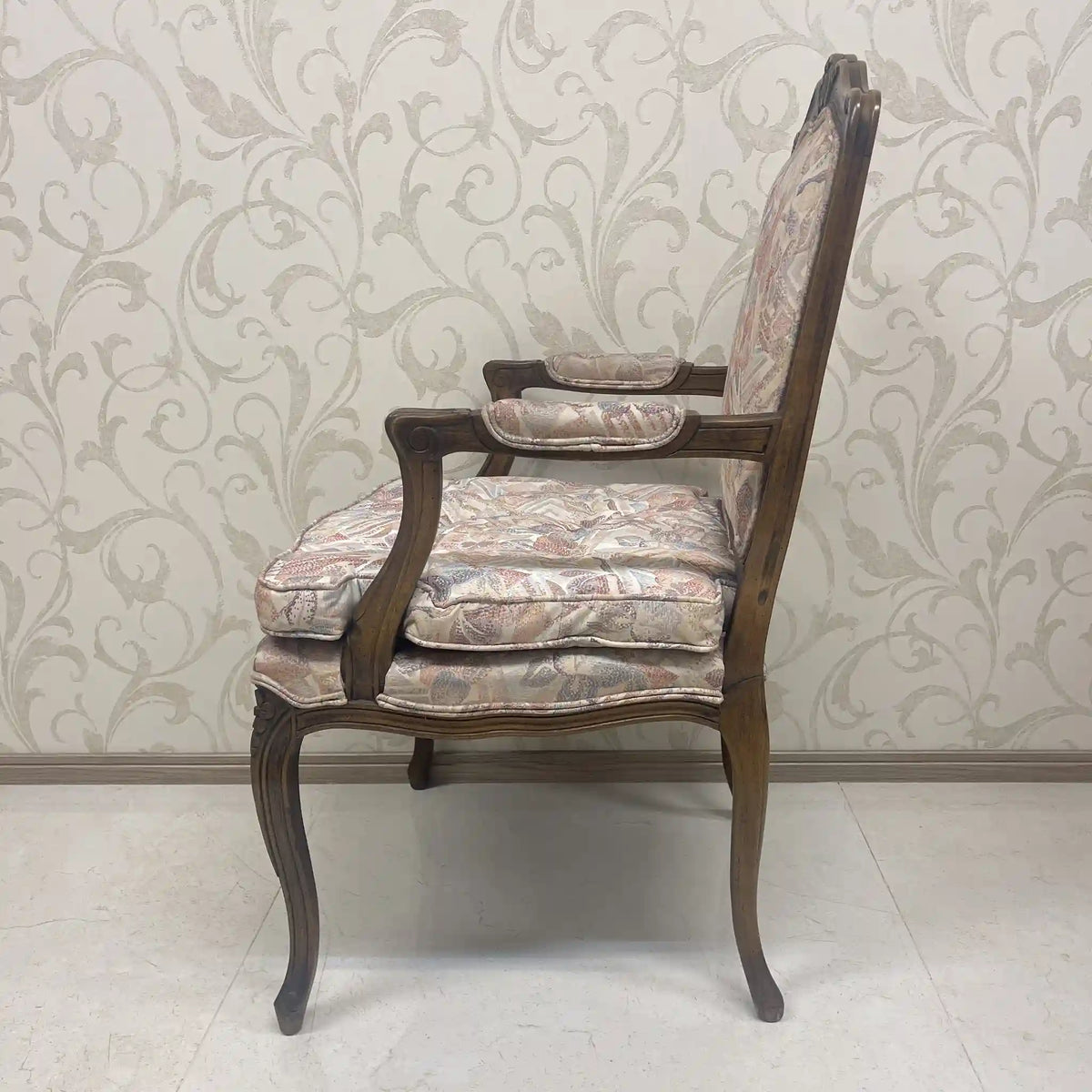 Dining chair (armchair) / late 20c / fabric / cat legs, cabriole legs, rococo style, antique style, one-seater sofa / [Vintage]