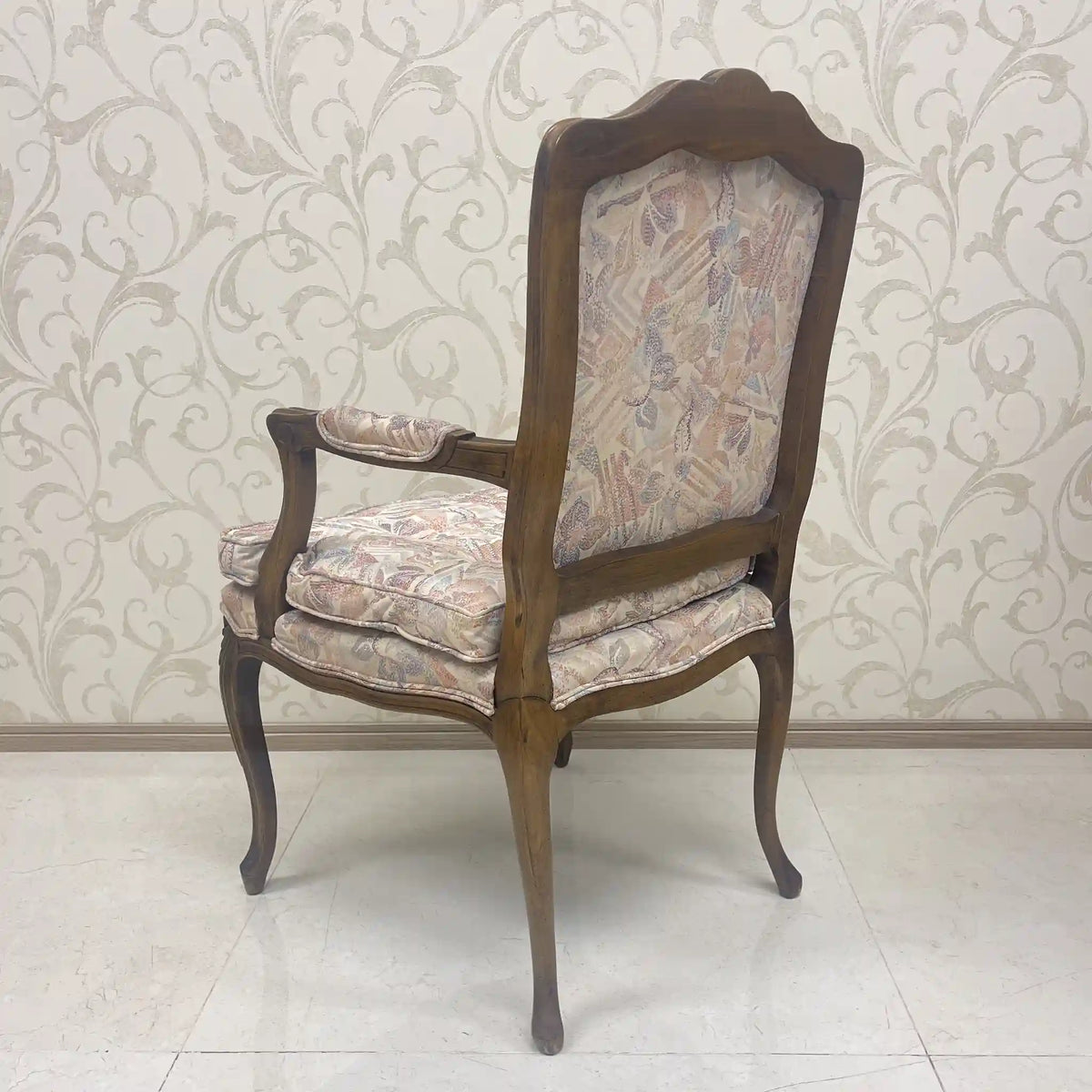 Dining chair (armchair) / late 20c / fabric / cat legs, cabriole legs, rococo style, antique style, one-seater sofa / [Vintage]