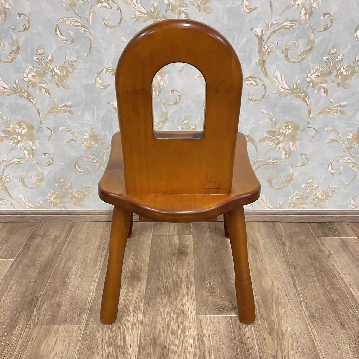 Hida Sangyo (Woodpecker) / Kids chair (mini chair for kids) / 1970-80s / Natural wood / Japan / Hollowed out backrest, board seat, carved seat, round legs, wedge clasp, kids space, space saving / [Vintage]