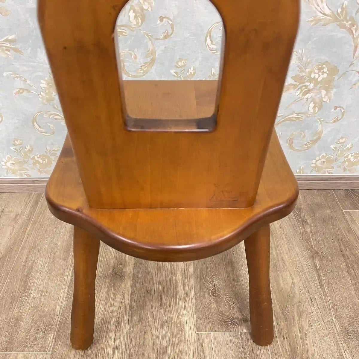 Hida Sangyo (Woodpecker) / Kids chair (mini chair for kids) / 1970-80s / Natural wood / Japan / Hollowed out backrest, board seat, carved seat, round legs, wedge clasp, kids space, space saving / [Vintage]