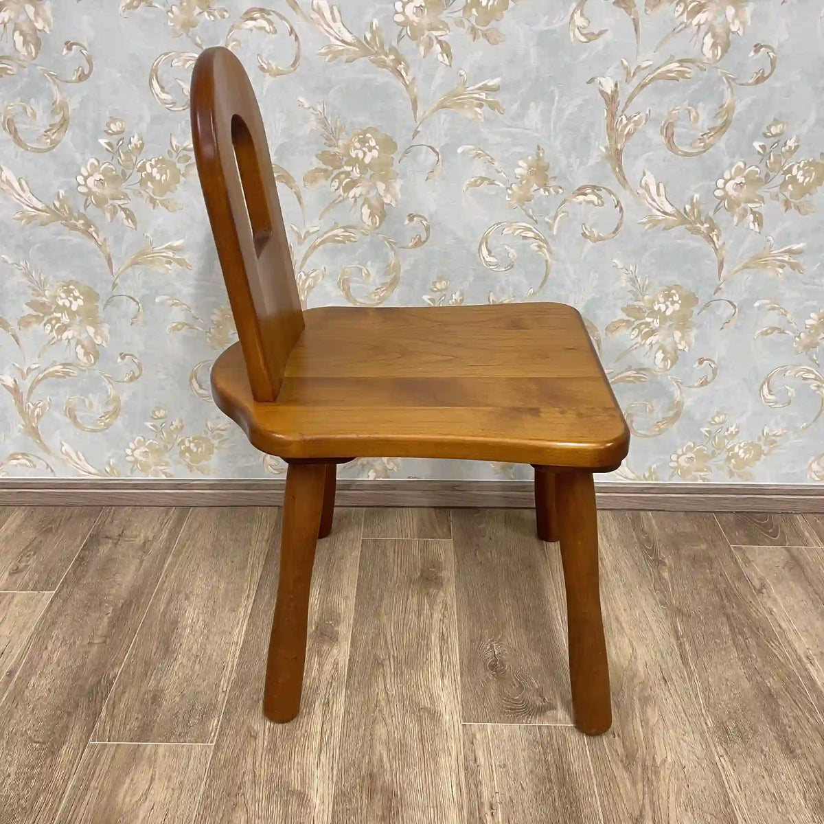 Hida Sangyo (Woodpecker) / Kids chair (mini chair for kids) / 1970-80s / Natural wood / Japan / Hollowed out backrest, board seat, carved seat, round legs, wedge clasp, kids space, space saving / [Vintage]