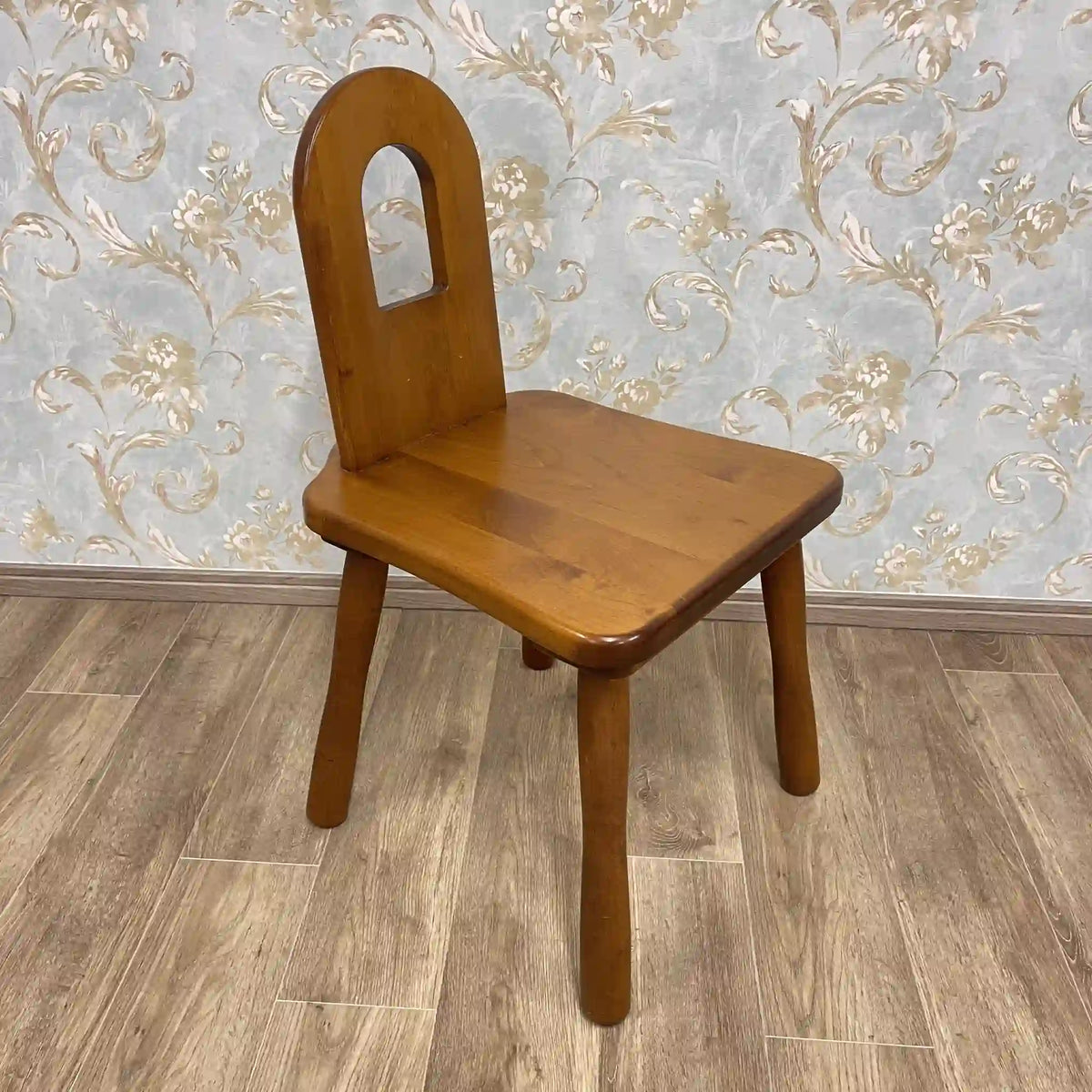Hida Sangyo (Woodpecker) / Kids chair (mini chair for kids) / 1970-80s / Natural wood / Japan / Hollowed out backrest, board seat, carved seat, round legs, wedge clasp, kids space, space saving / [Vintage]