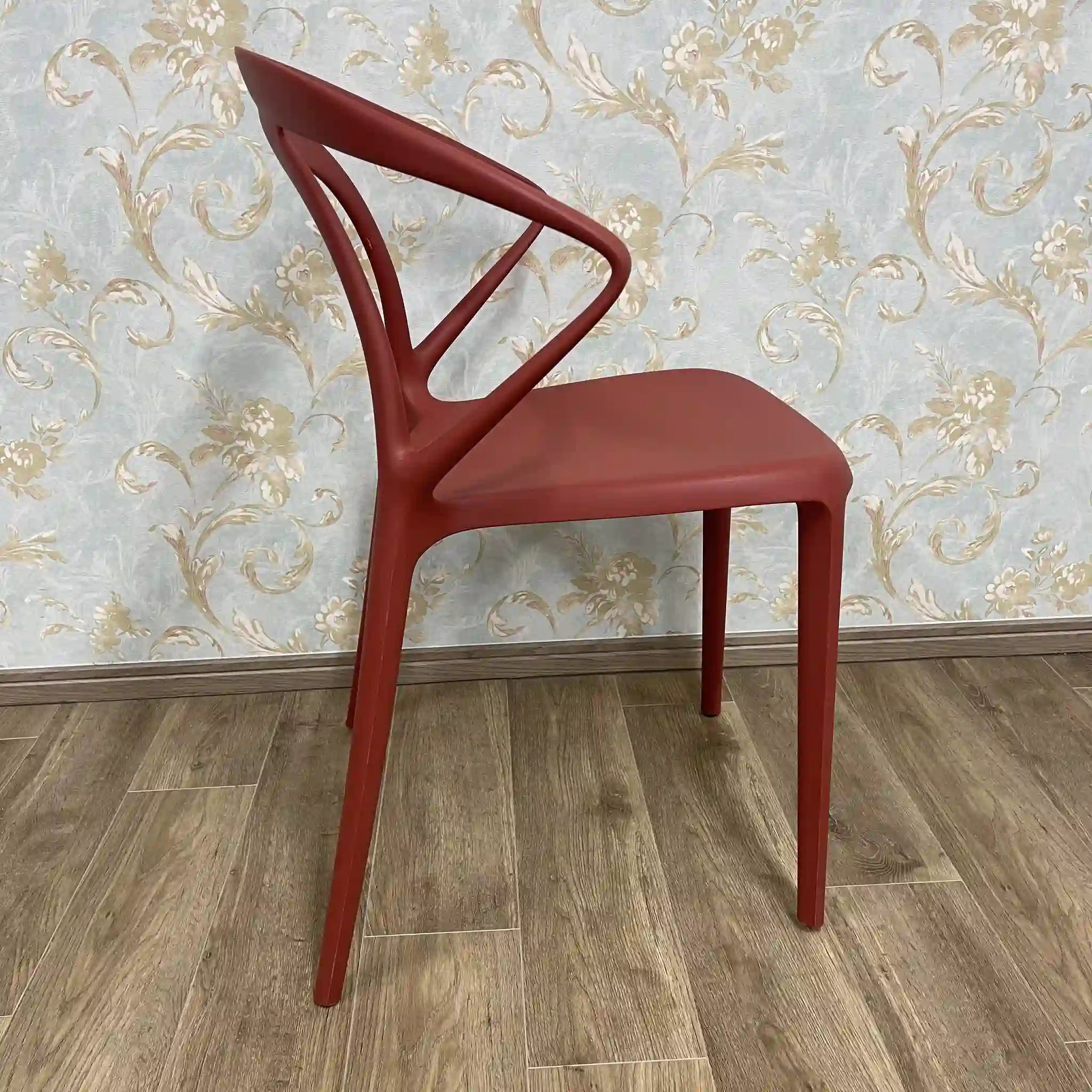 Plastic chair (dining chair) / Recent years / Polypropylene / Open back, U shape, integral molding, terracotta red, stacking, garden chair / [Reuse]