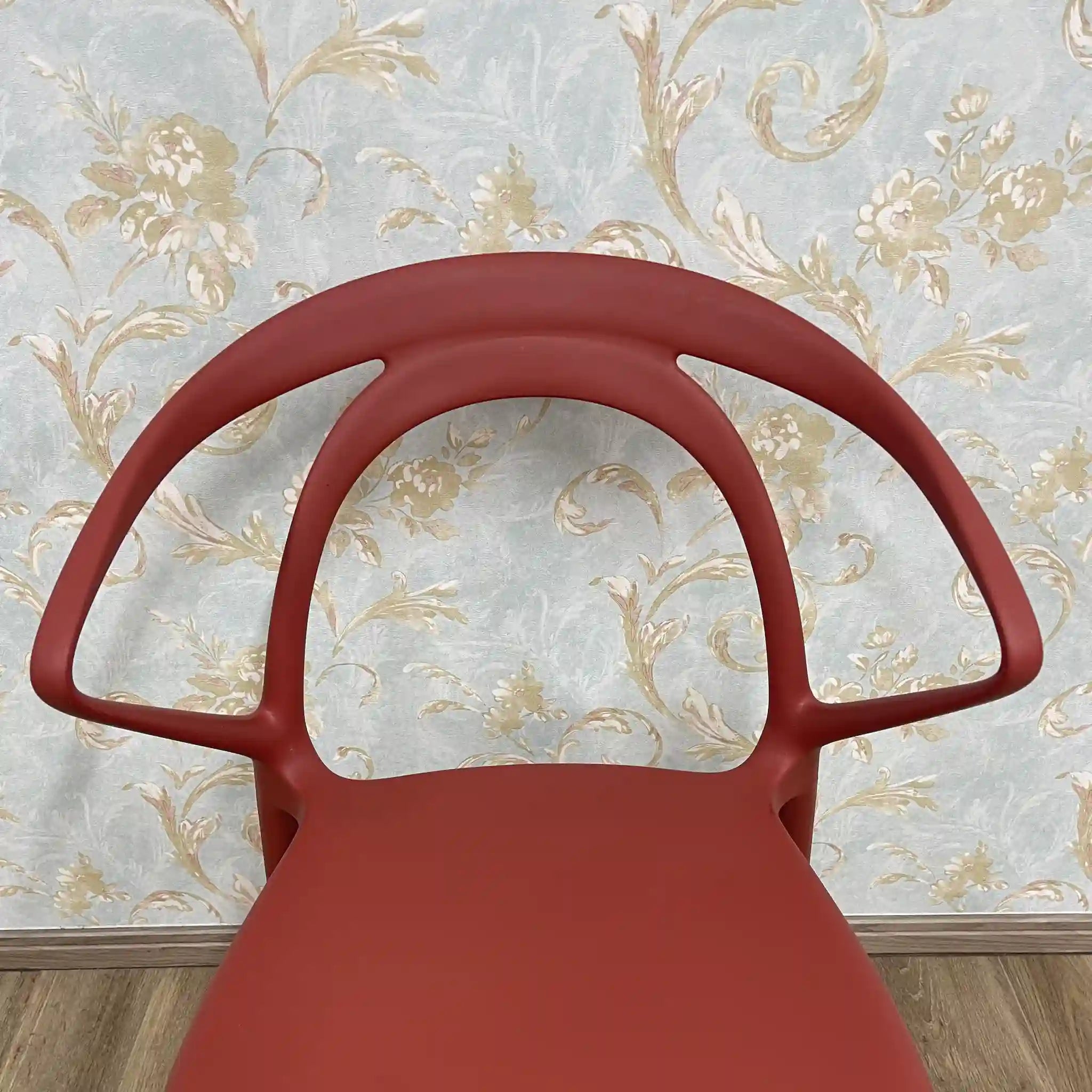 Plastic chair (dining chair) / Recent years / Polypropylene / Open back, U shape, integral molding, terracotta red, stacking, garden chair / [Reuse]