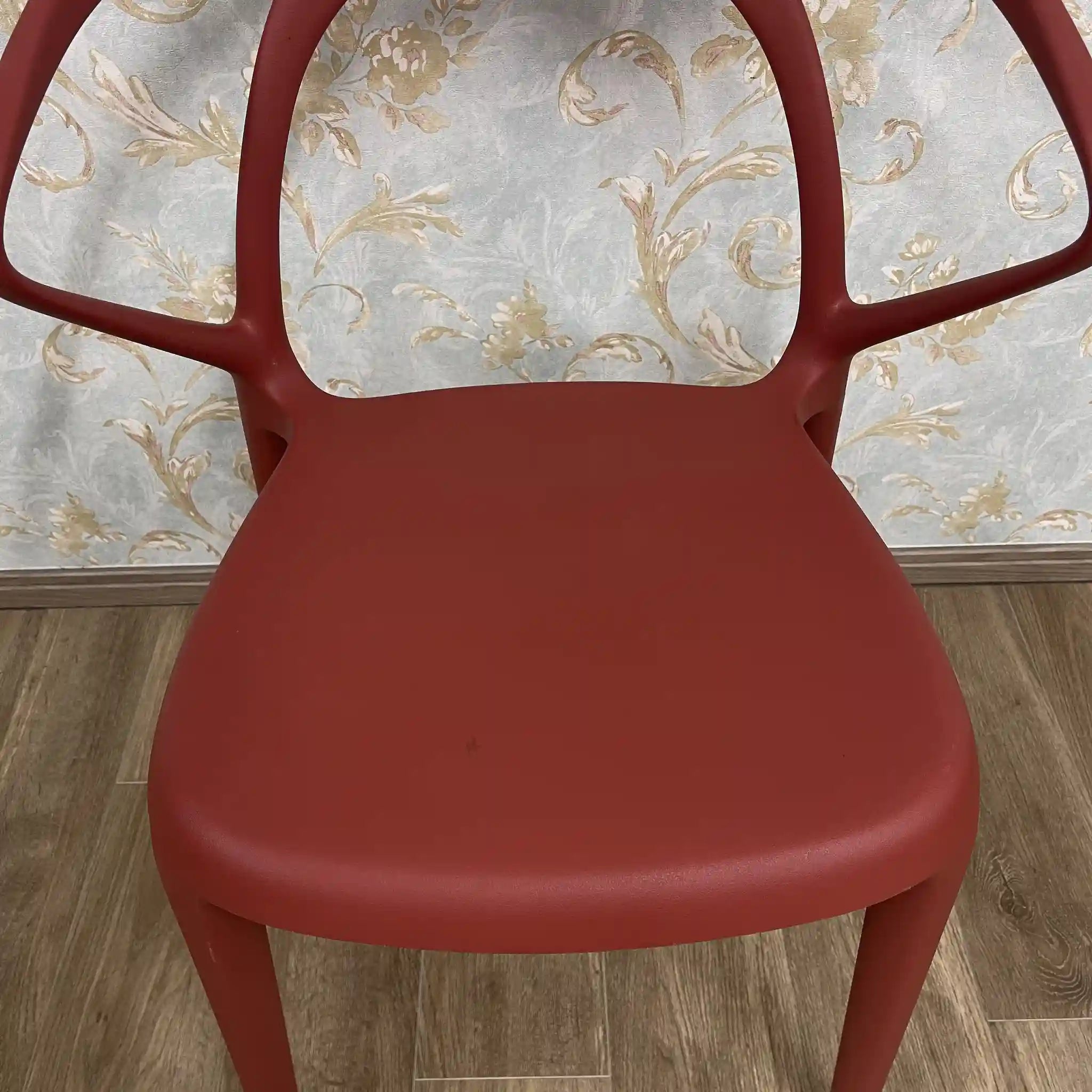 Plastic chair (dining chair) / Recent years / Polypropylene / Open back, U shape, integral molding, terracotta red, stacking, garden chair / [Reuse]