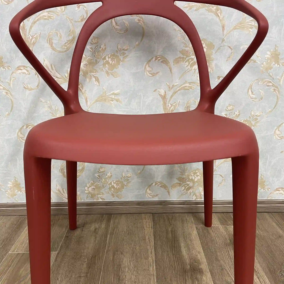 Plastic chair (dining chair) / Recent years / Polypropylene / Open back, U shape, integral molding, terracotta red, stacking, garden chair / [Reuse]