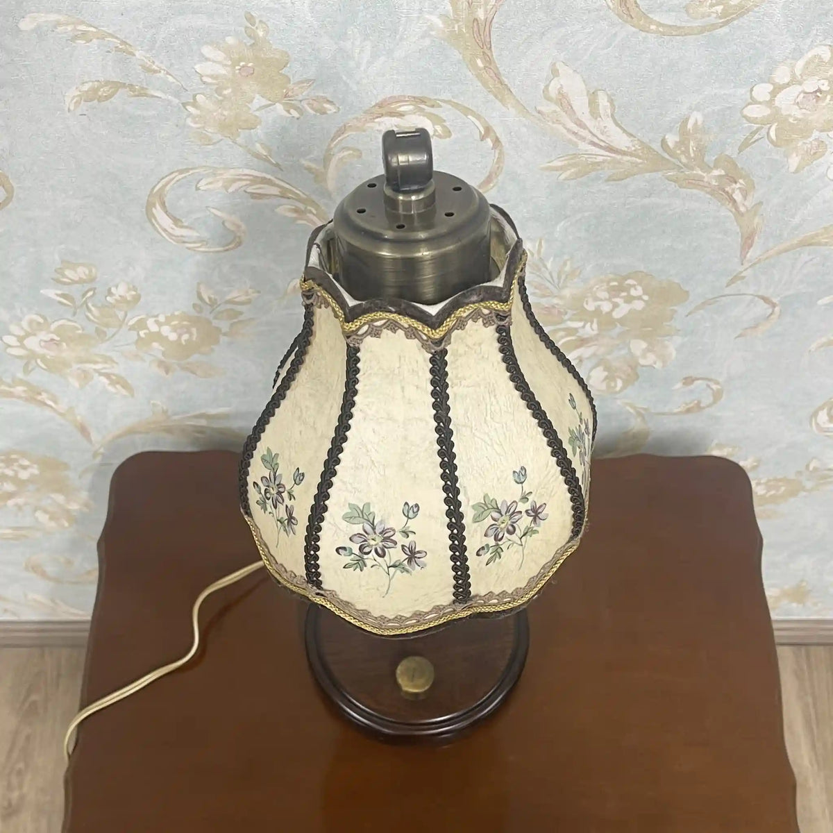 新日本照明/台灯/ 1990s以后/木制/罗克脚，布灯罩，花卉图案，带调光功能，旧电调标记，波浪边/[复古]