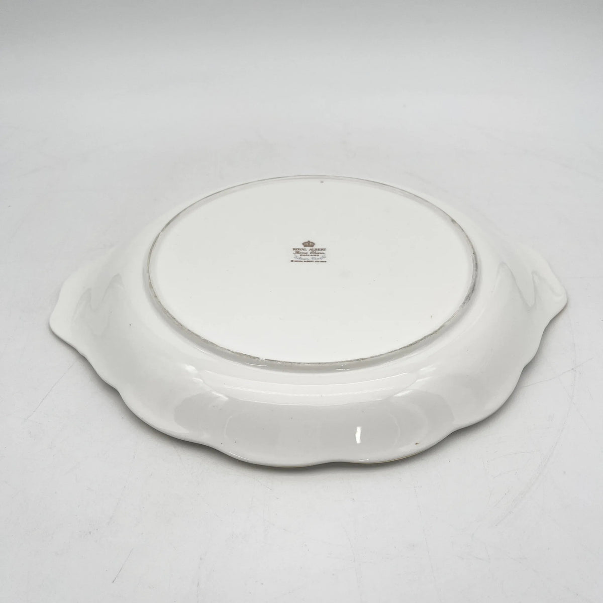 Royal Albert /主餐盘/ Silver Maple / 1950s- / Fine Bone China /英国/ 骨中国，叶柄，植物学，金轮辋，金彩装饰，英国葡萄酒，陶瓷，单色调，经典，西式餐具/[葡萄酒]