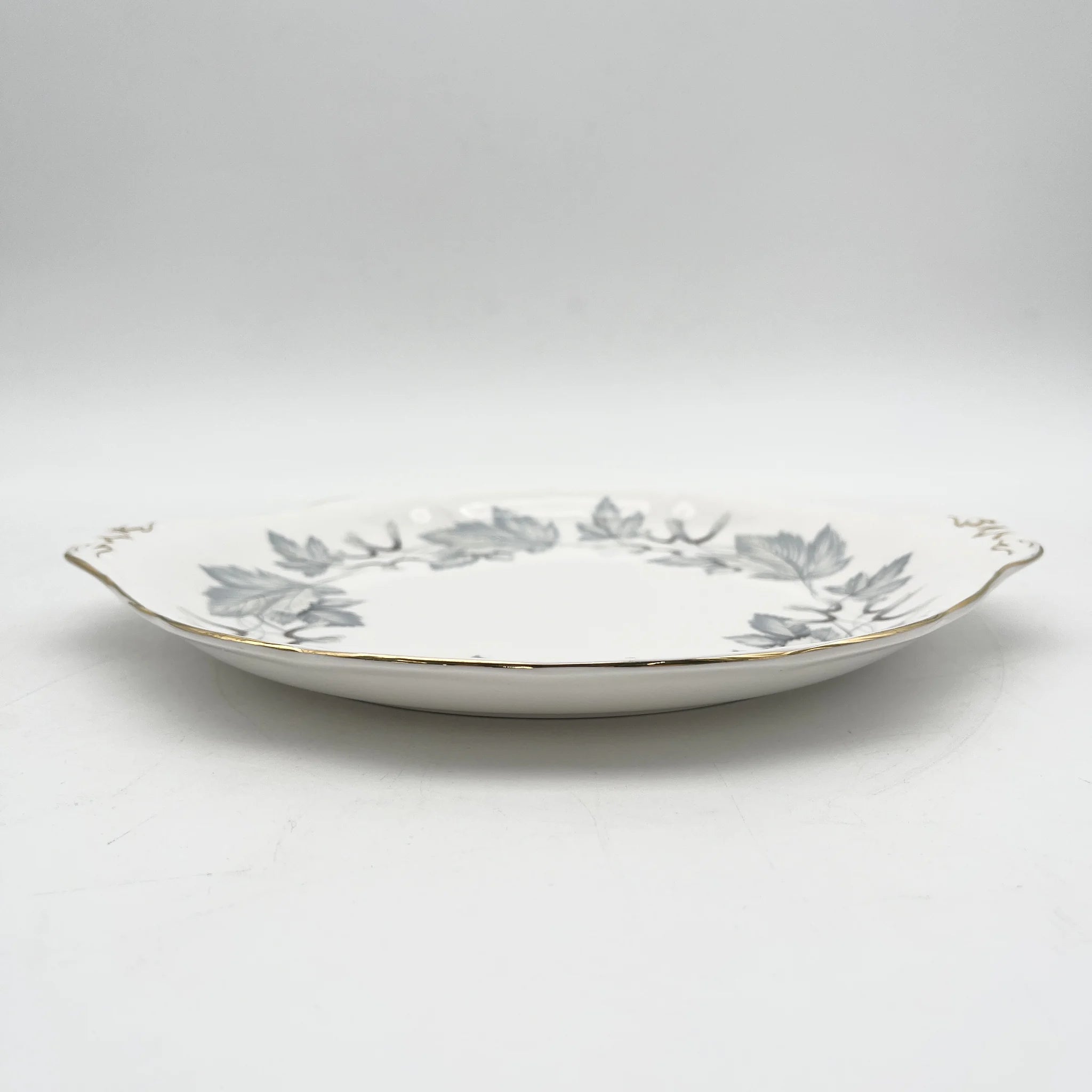 Royal Albert /主餐盘/ Silver Maple / 1950s- / Fine Bone China /英国/ 骨中国，叶柄，植物学，金轮辋，金彩装饰，英国葡萄酒，陶瓷，单色调，经典，西式餐具/[葡萄酒]