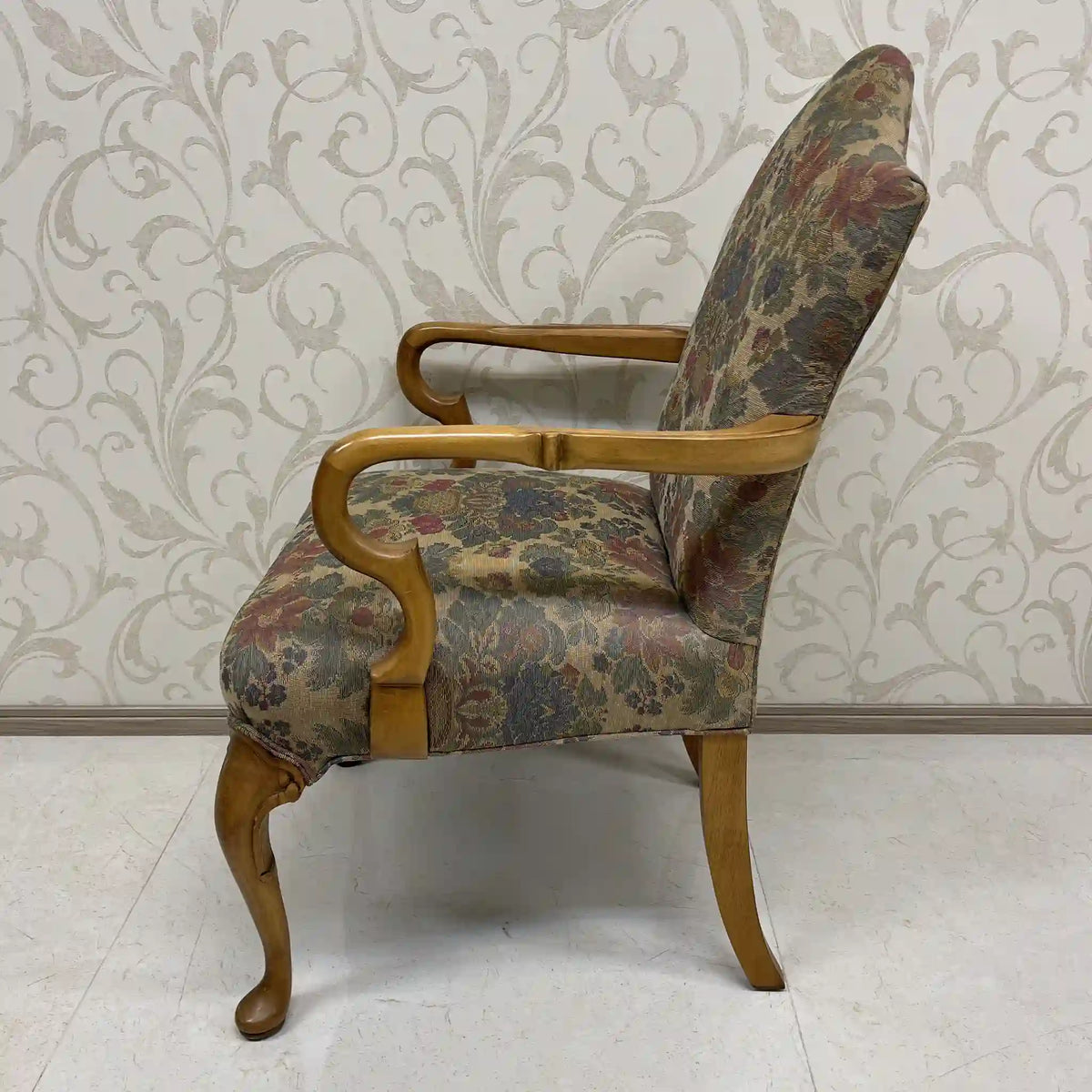 Style Upholstering, Inc / アームチェア(ラウンジチェア) / クィーンアン様式 / 20世紀後半 / ビーチ材 / アメリカ / 1人掛けソファ,猫脚椅子,アンティークチェア,ゴブラン織,花柄 / [リユース]