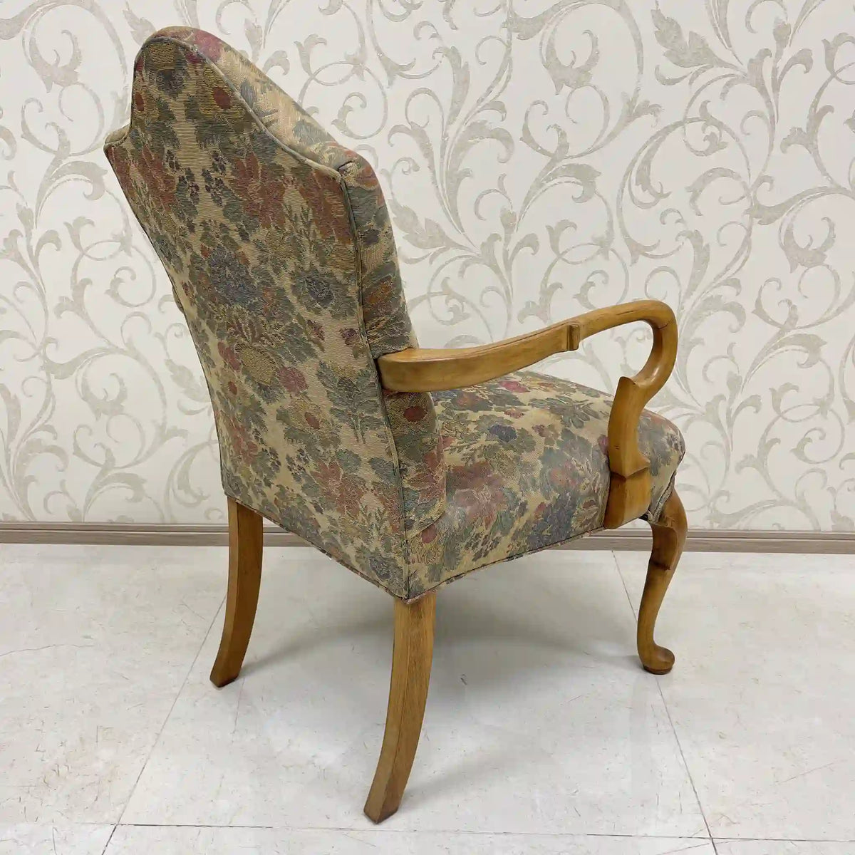 Style Upholstering, Inc / アームチェア(ラウンジチェア) / クィーンアン様式 / 20世紀後半 / ビーチ材 / アメリカ / 1人掛けソファ,猫脚椅子,アンティークチェア,ゴブラン織,花柄 / [リユース]