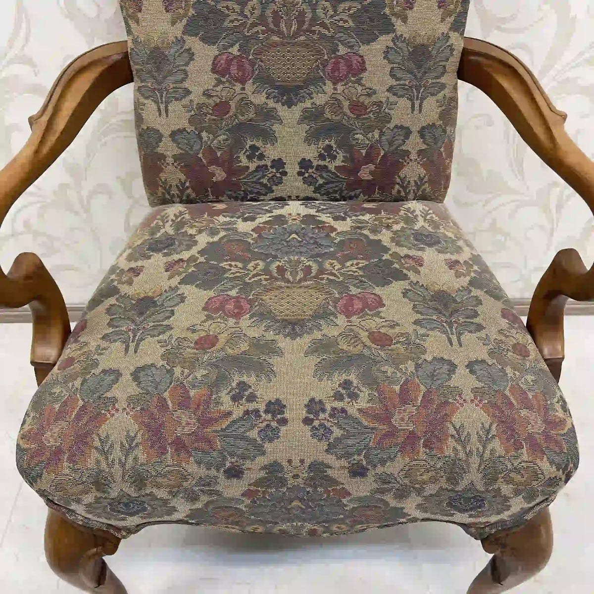 Style Upholstering, Inc / アームチェア(ラウンジチェア) / クィーンアン様式 / 20世紀後半 / ビーチ材 / アメリカ / 1人掛けソファ,猫脚椅子,アンティークチェア,ゴブラン織,花柄 / [リユース]