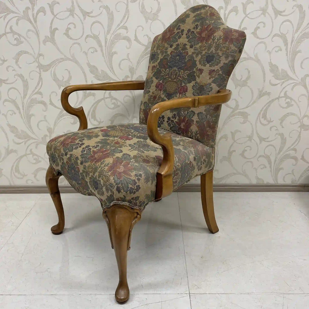 Style Upholstering, Inc / アームチェア(ラウンジチェア) / クィーンアン様式 / 20世紀後半 / ビーチ材 / アメリカ / 1人掛けソファ,猫脚椅子,アンティークチェア,ゴブラン織,花柄 / [リユース]