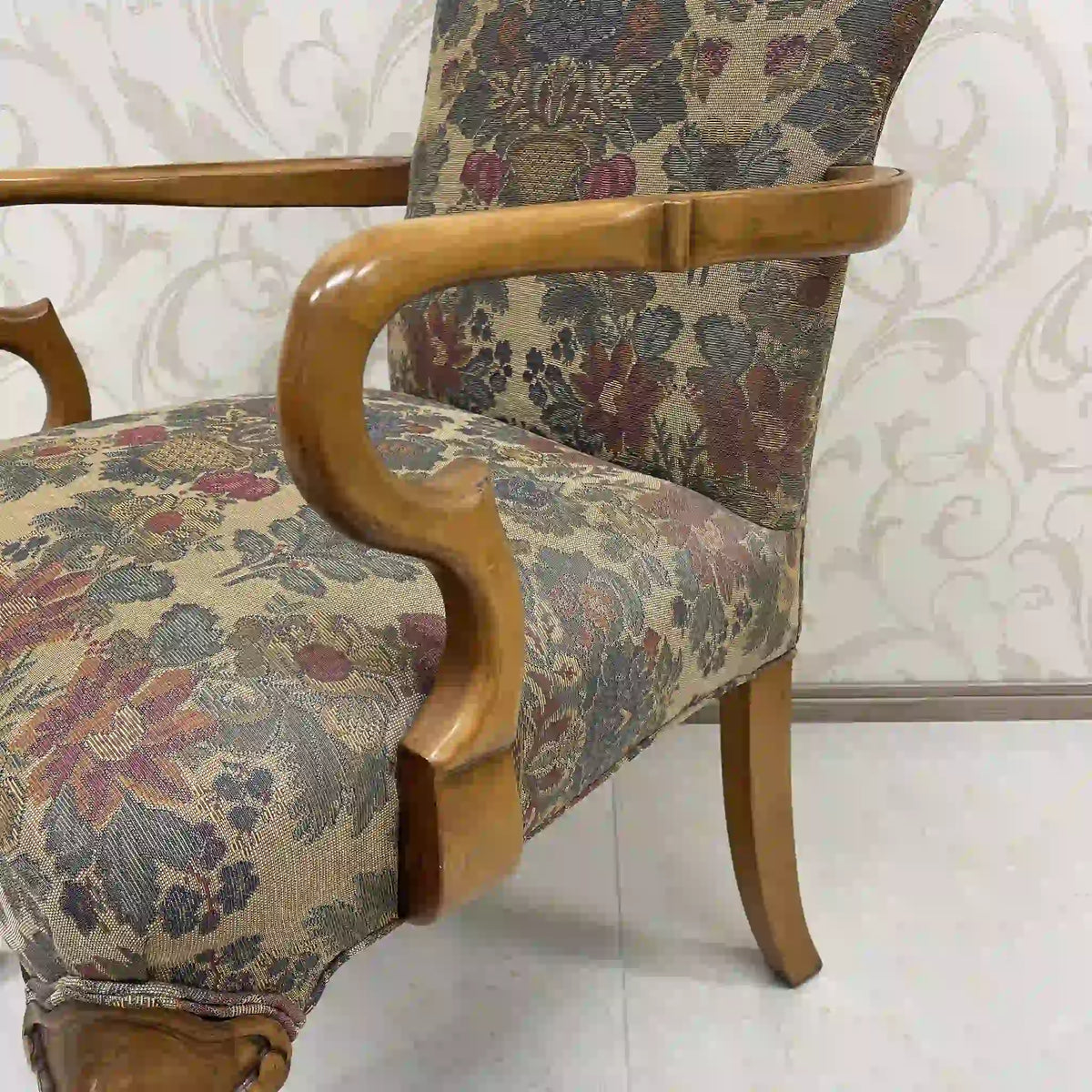 Style Upholstering, Inc / アームチェア(ラウンジチェア) / クィーンアン様式 / 20世紀後半 / ビーチ材 / アメリカ / 1人掛けソファ,猫脚椅子,アンティークチェア,ゴブラン織,花柄 / [リユース]