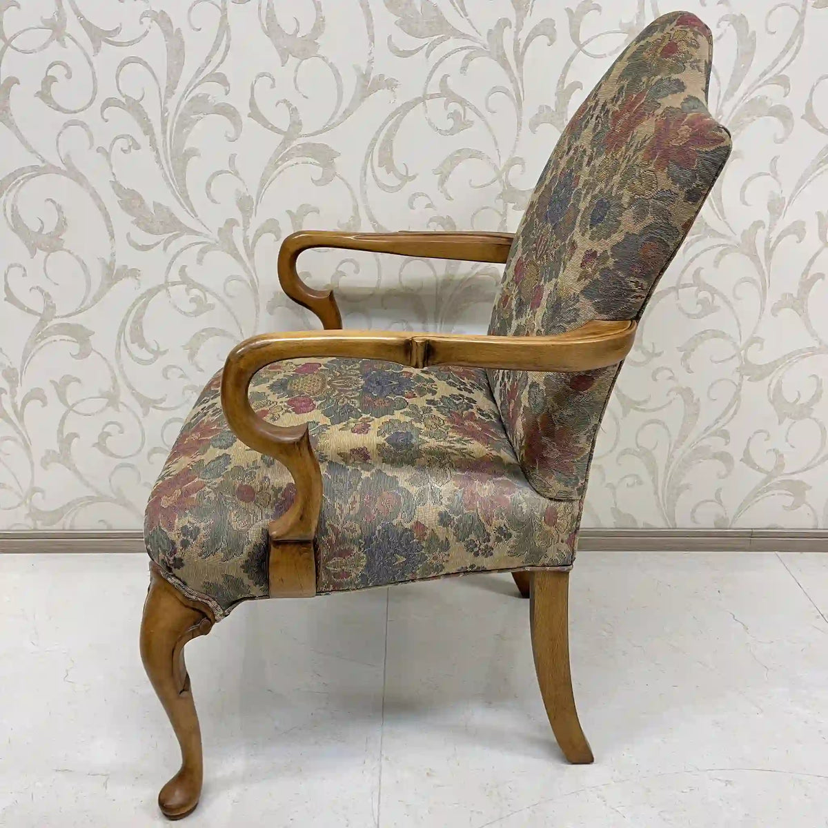 Style Upholstering, Inc / アームチェア(ラウンジチェア) / クィーンアン様式 / 20世紀後半 / ビーチ材 / アメリカ / 1人掛けソファ,猫脚椅子,アンティークチェア,ゴブラン織,花柄 / [リユース]