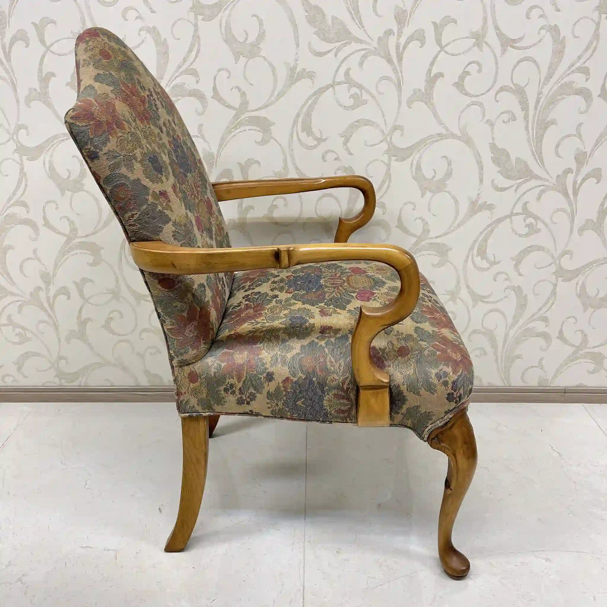 Style Upholstering, Inc / アームチェア(ラウンジチェア) / クィーンアン様式 / 20世紀後半 / ビーチ材 / アメリカ / 1人掛けソファ,猫脚椅子,アンティークチェア,ゴブラン織,花柄 / [リユース]