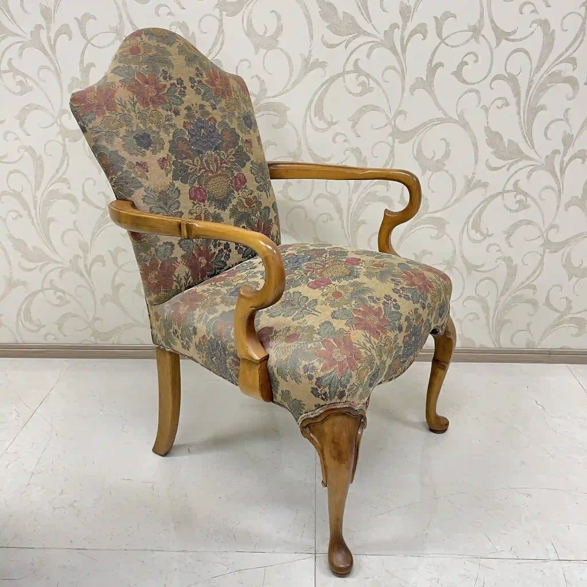Style Upholstering, Inc / アームチェア(ラウンジチェア) / クィーンアン様式 / 20世紀後半 / ビーチ材 / アメリカ / 1人掛けソファ,猫脚椅子,アンティークチェア,ゴブラン織,花柄 / [リユース]