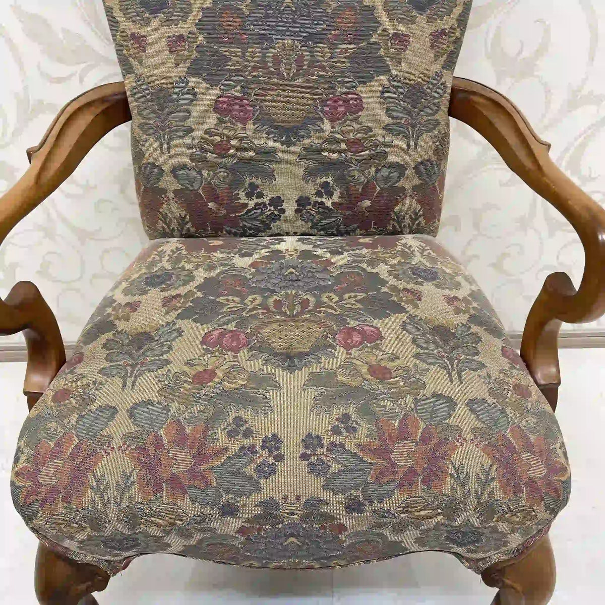 Style Upholstering, Inc / アームチェア(ラウンジチェア) / クィーンアン様式 / 20世紀後半 / ビーチ材 / アメリカ / 1人掛けソファ,猫脚椅子,アンティークチェア,ゴブラン織,花柄 / [リユース]