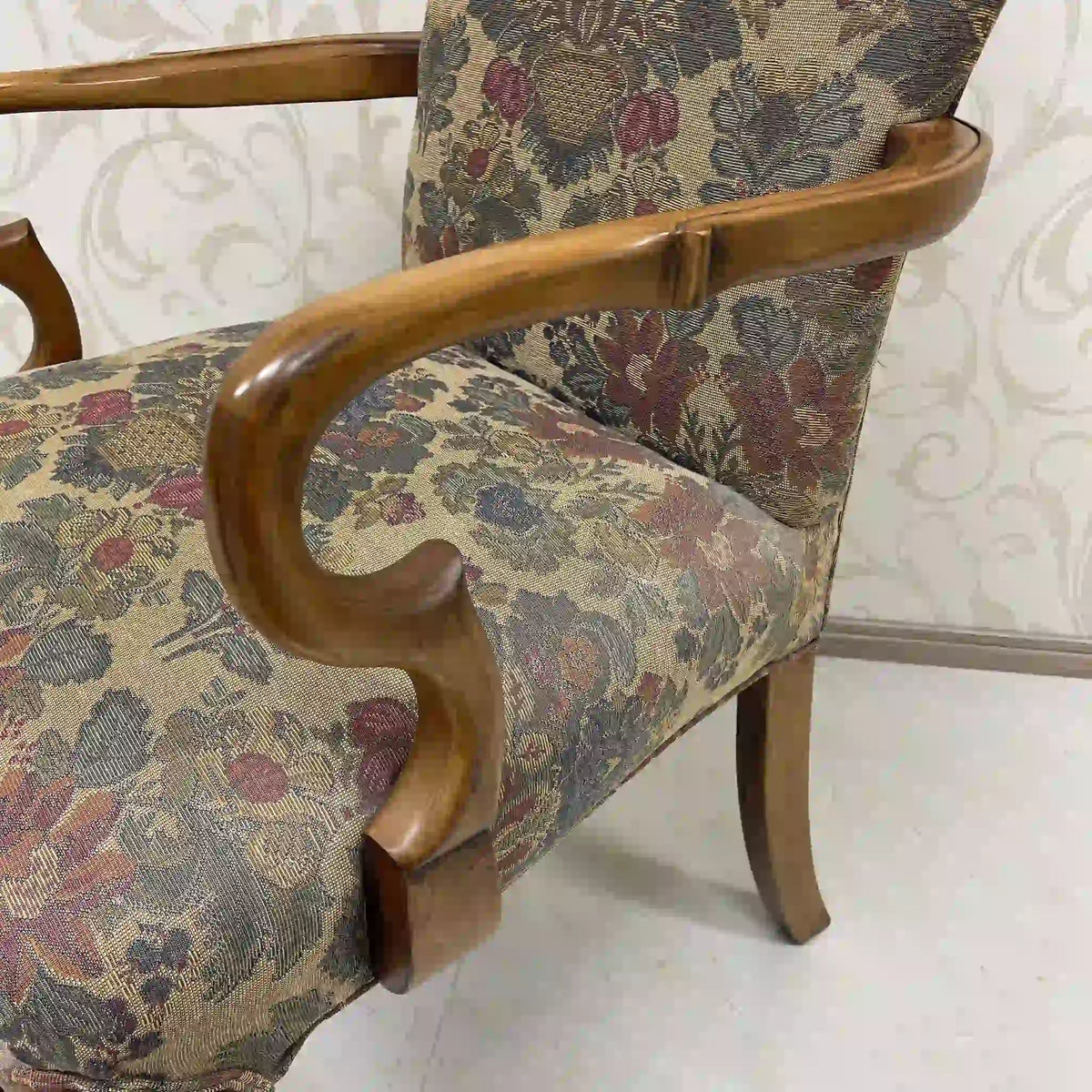 Style Upholstering, Inc / アームチェア(ラウンジチェア) / クィーンアン様式 / 20世紀後半 / ビーチ材 / アメリカ / 1人掛けソファ,猫脚椅子,アンティークチェア,ゴブラン織,花柄 / [リユース]