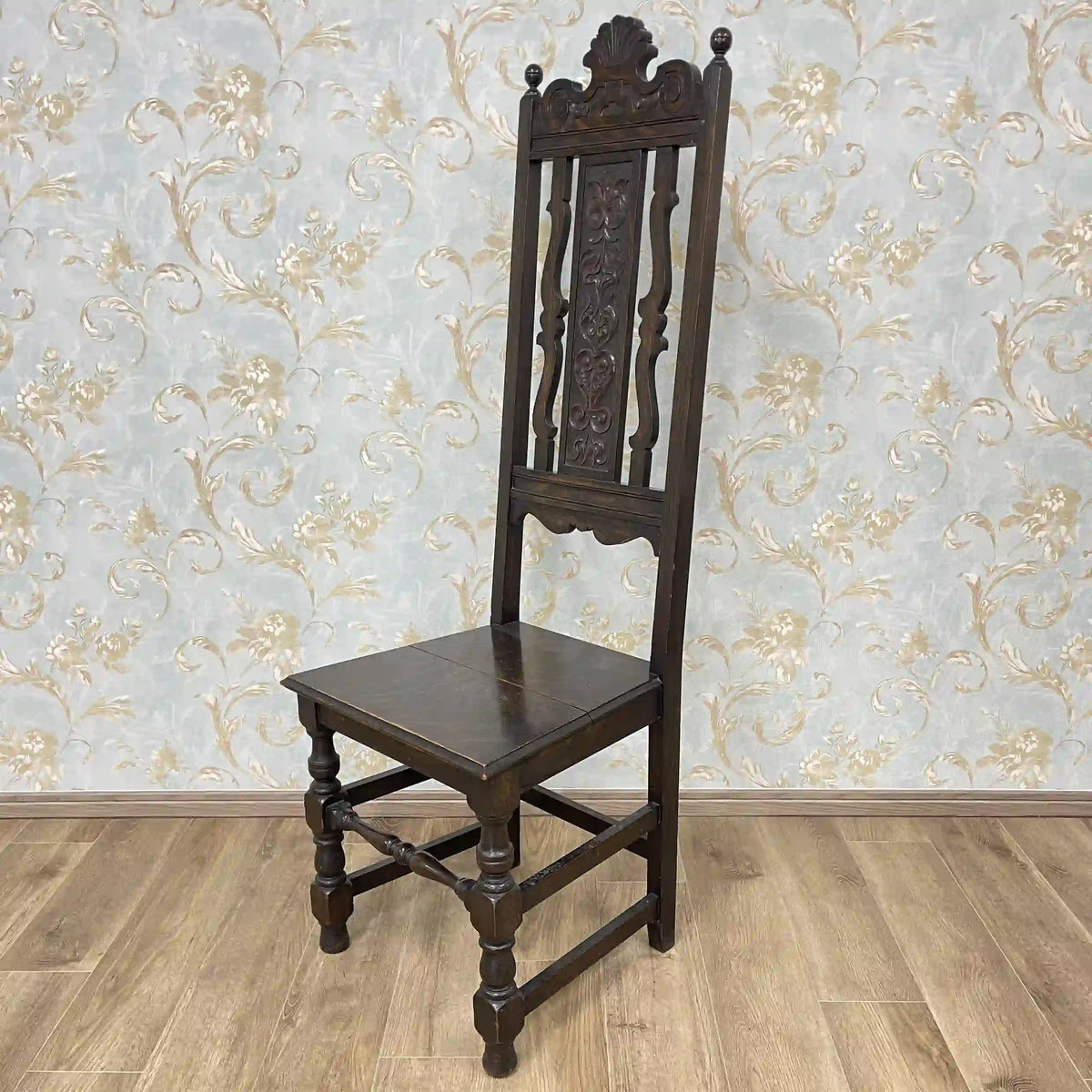 ハイバックチェア(ホールチェア) / 1900年前後 / シェルアカンサス彫刻, 壺型挽き物柱, ボビンターンドレッグ / [アンティーク]