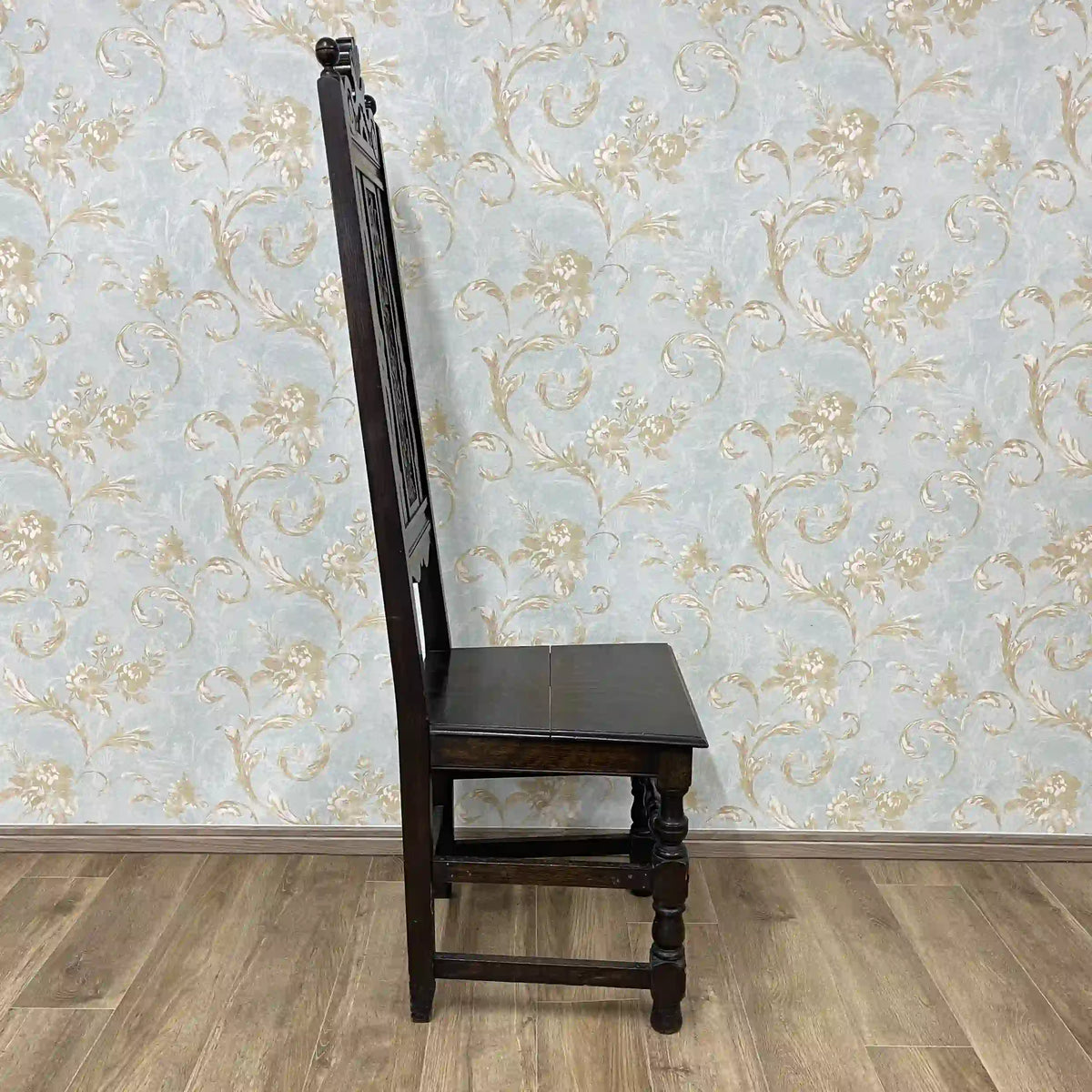 ハイバックチェア(ホールチェア) / 1900年前後 / シェルアカンサス彫刻, 壺型挽き物柱, ボビンターンドレッグ / [アンティーク]
