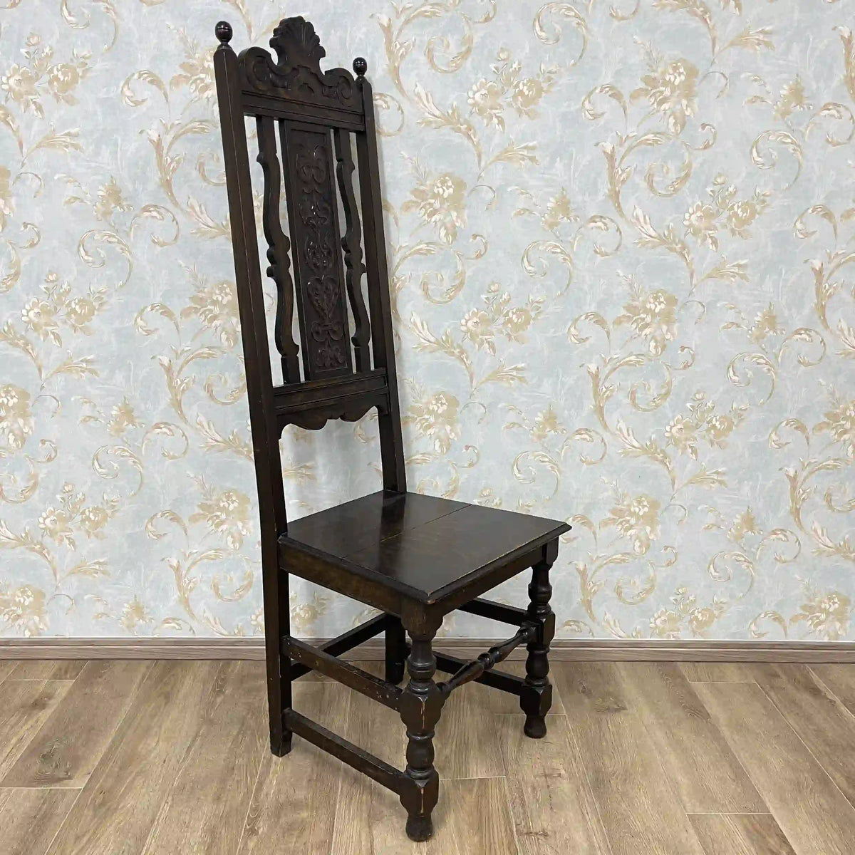 ハイバックチェア(ホールチェア) / 1900年前後 / シェルアカンサス彫刻, 壺型挽き物柱, ボビンターンドレッグ / [アンティーク]