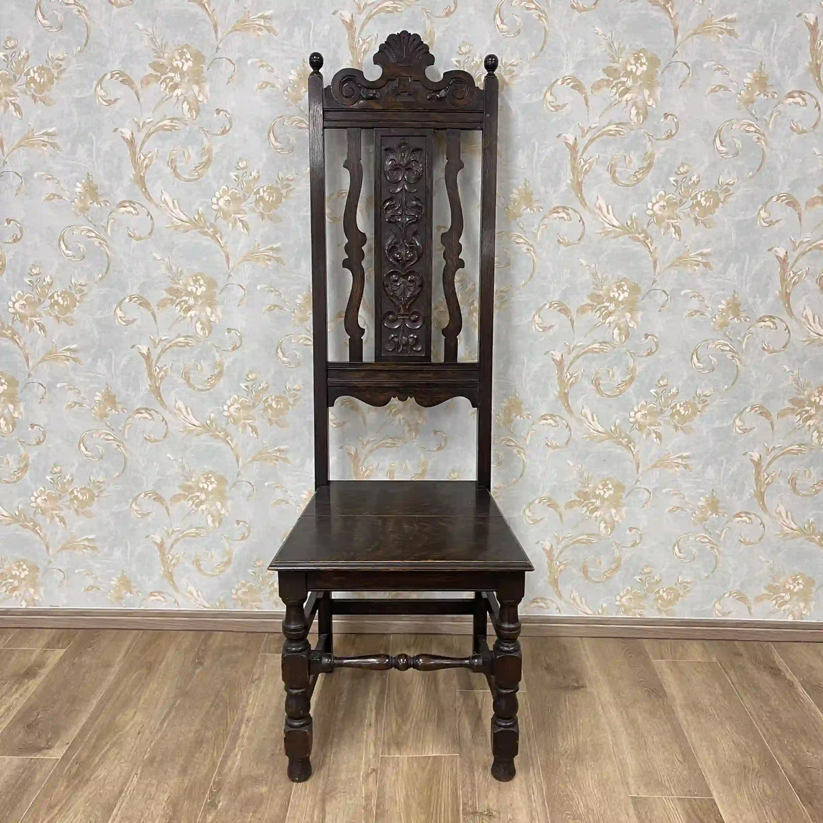 ハイバックチェア(ホールチェア) / 1900年前後 / シェルアカンサス彫刻, 壺型挽き物柱, ボビンターンドレッグ / [アンティーク]