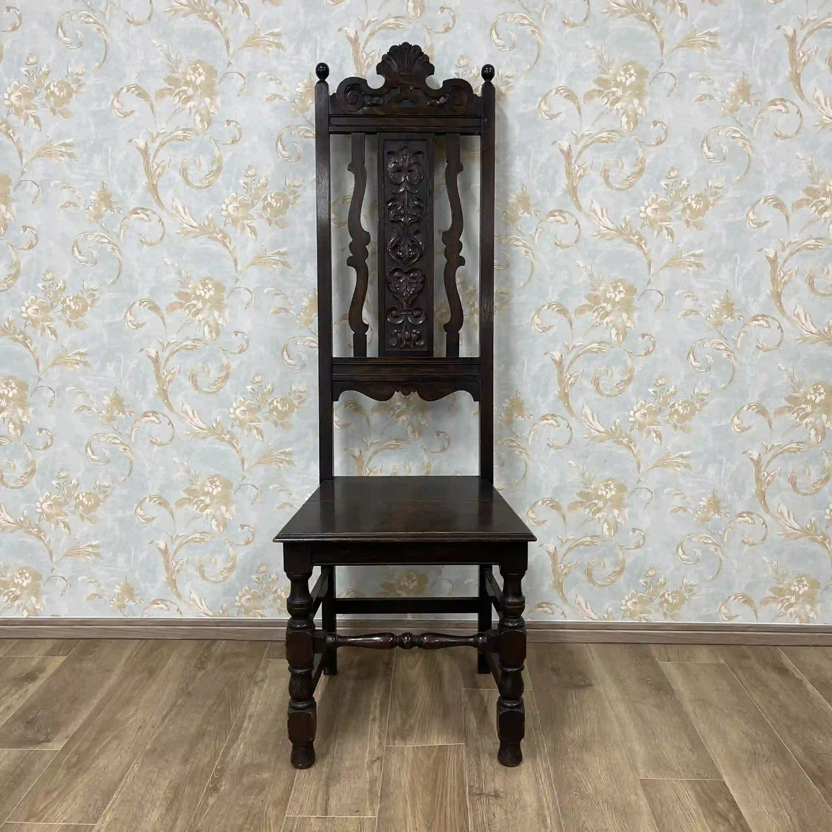 ハイバックチェア(ホールチェア) / 1900年前後 / シェルアカンサス彫刻, 壺型挽き物柱, ボビンターンドレッグ / [アンティーク]