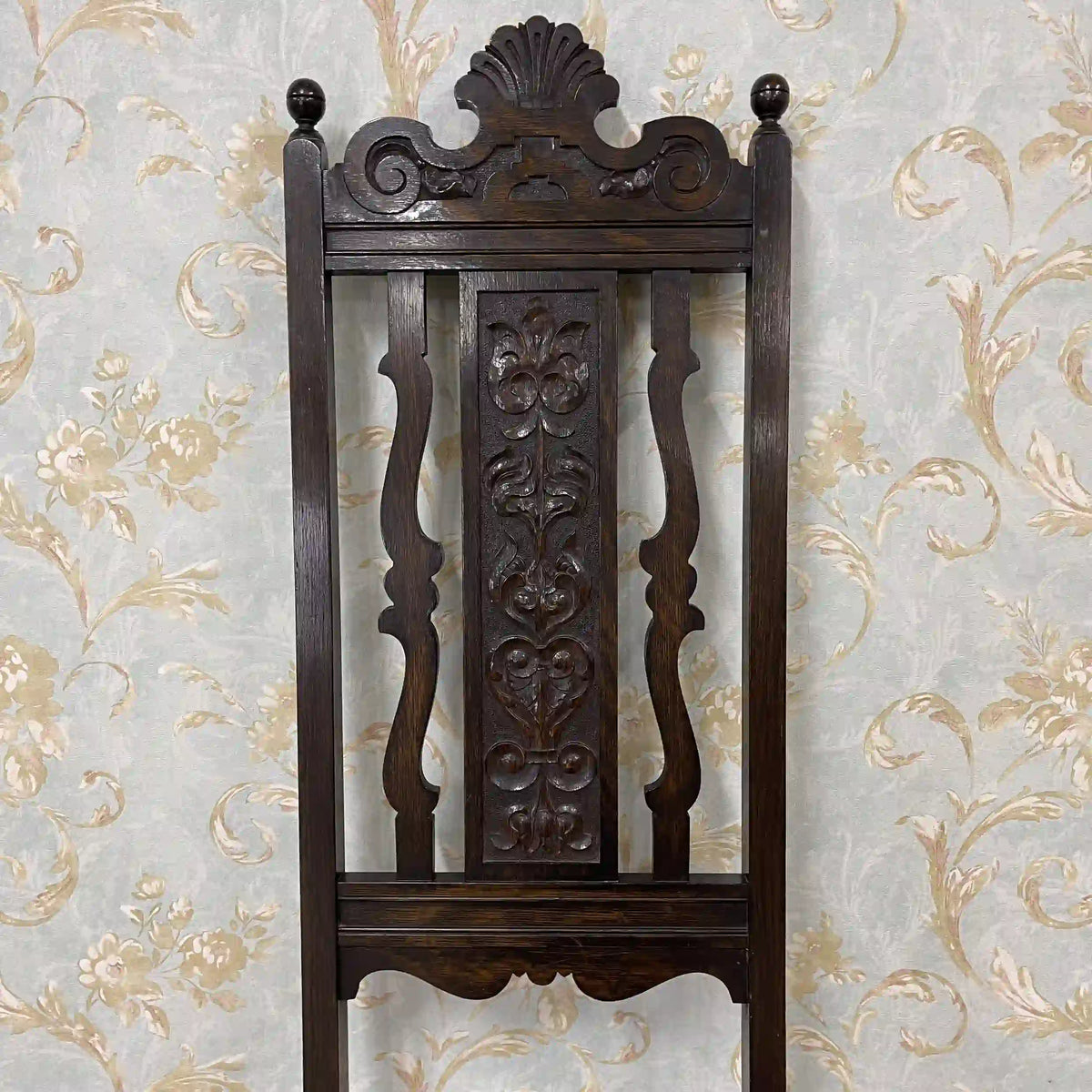 ハイバックチェア(ホールチェア) / 1900年前後 / シェルアカンサス彫刻, 壺型挽き物柱, ボビンターンドレッグ / [アンティーク]