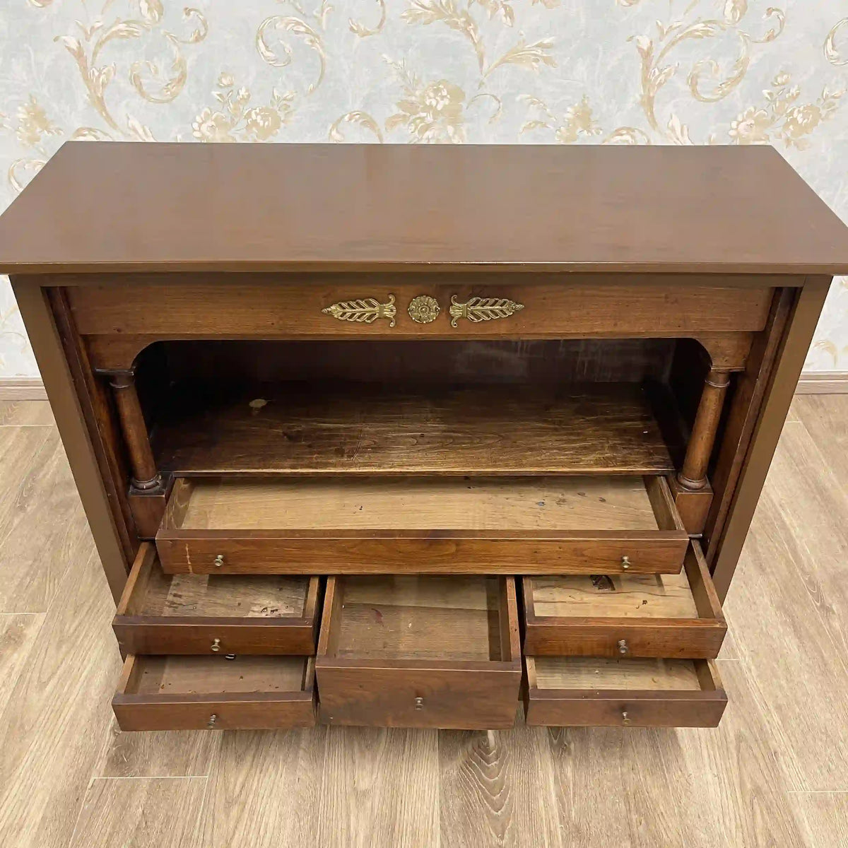 サイドボード(飾り棚) / 1930s / 木材 / 小引き出し,真鍮金具,飾り柱,レリーフ装飾 / [アンティーク]