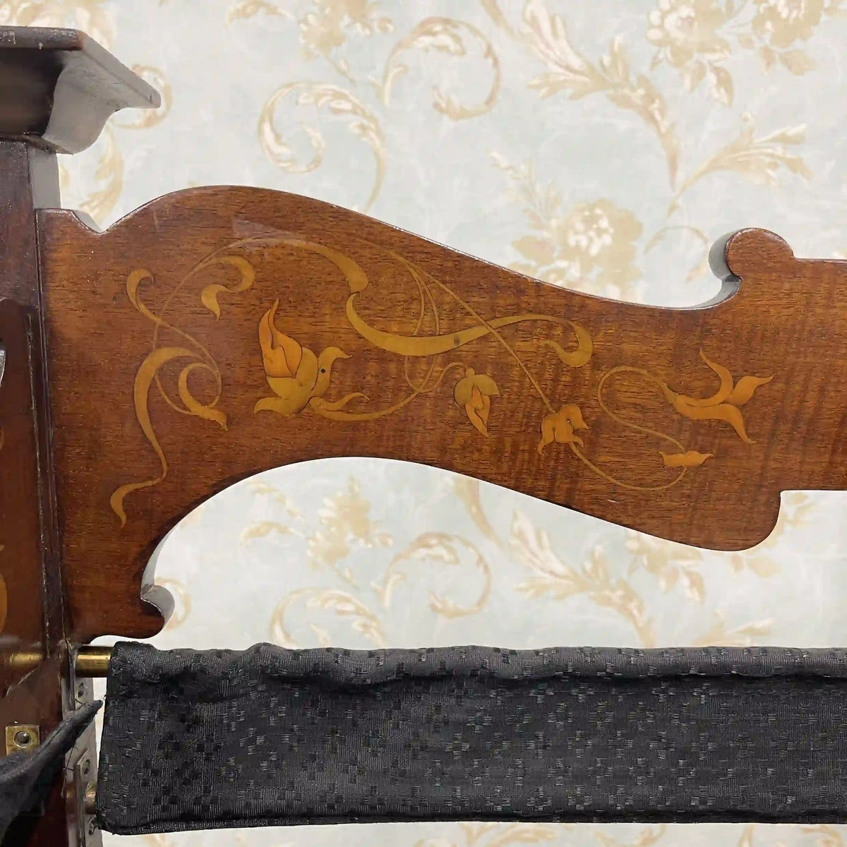 アームチェア(サロンチェア) / 1900年代 / マホガニー材 / イギリス / 象嵌細工(インレイ),アール・ヌーヴォー,テーパードレッグ,ボタニカルモチーフ / [アンティーク]