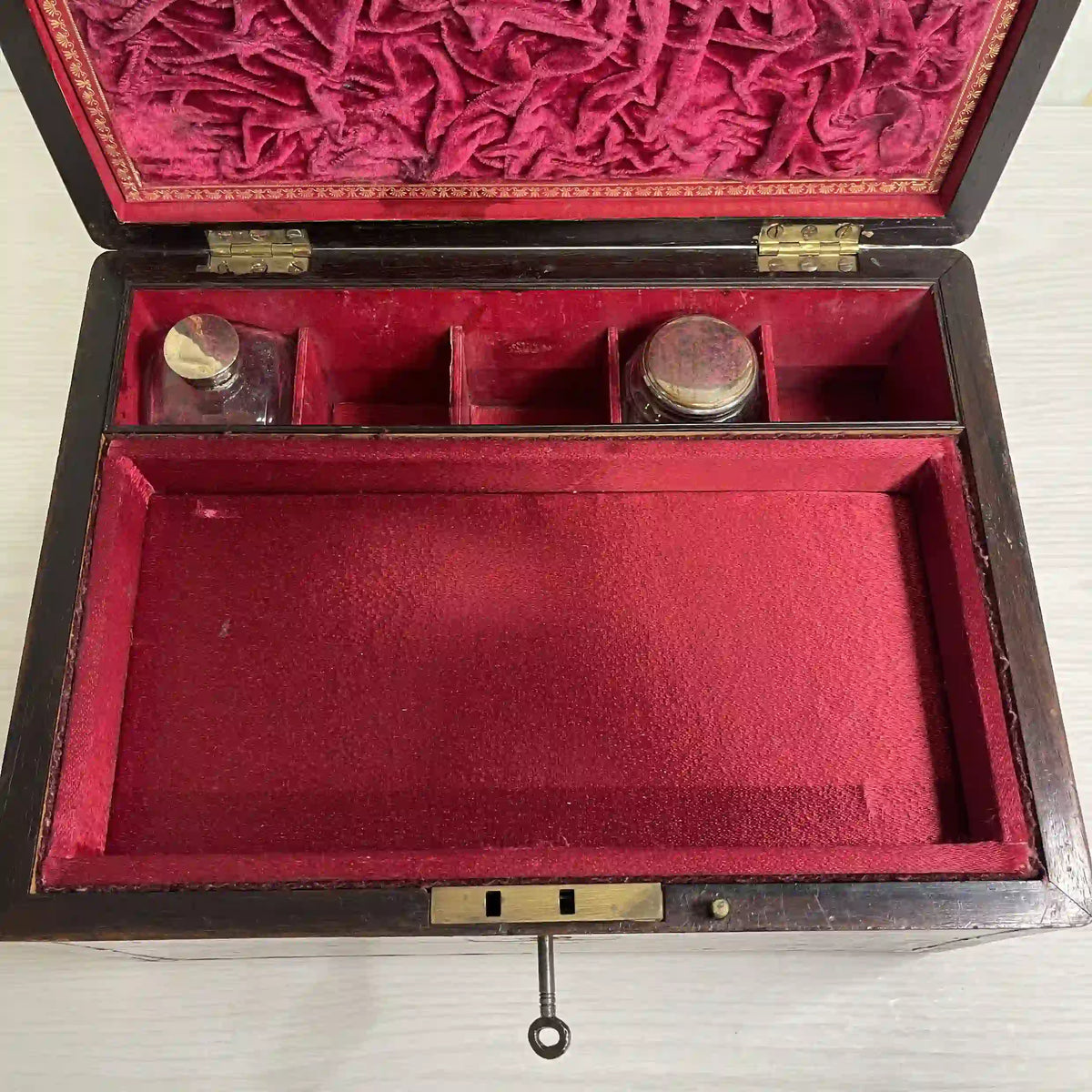 ジュエリーボックス(ドレッシングボックス) / 1880年代 / マホガニー材 / イギリス / 象嵌細工,インレイ,鍵付き,ガラス瓶付属 / [アンティーク]