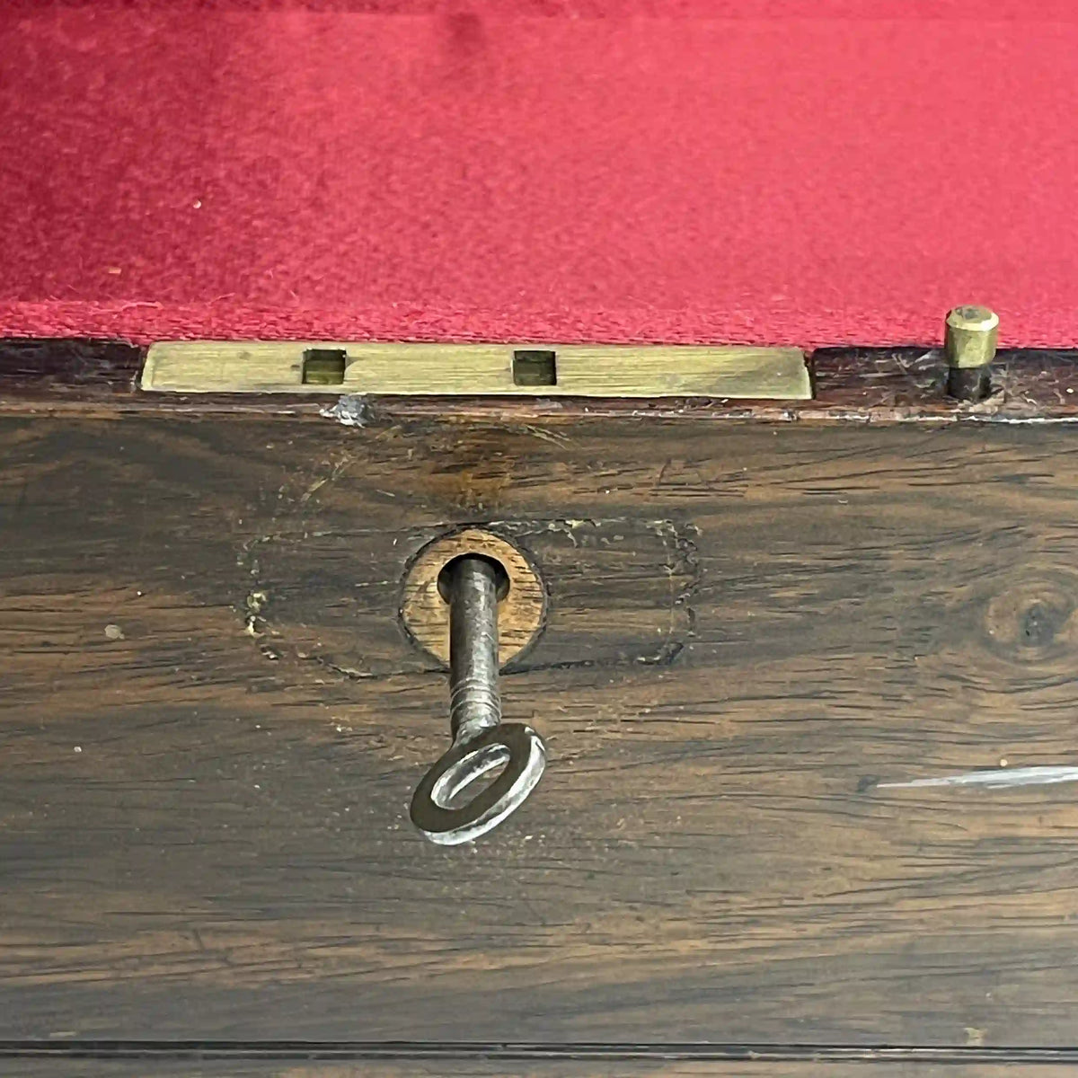 ジュエリーボックス(ドレッシングボックス) / 1880年代 / マホガニー材 / イギリス / 象嵌細工,インレイ,鍵付き,ガラス瓶付属 / [アンティーク]